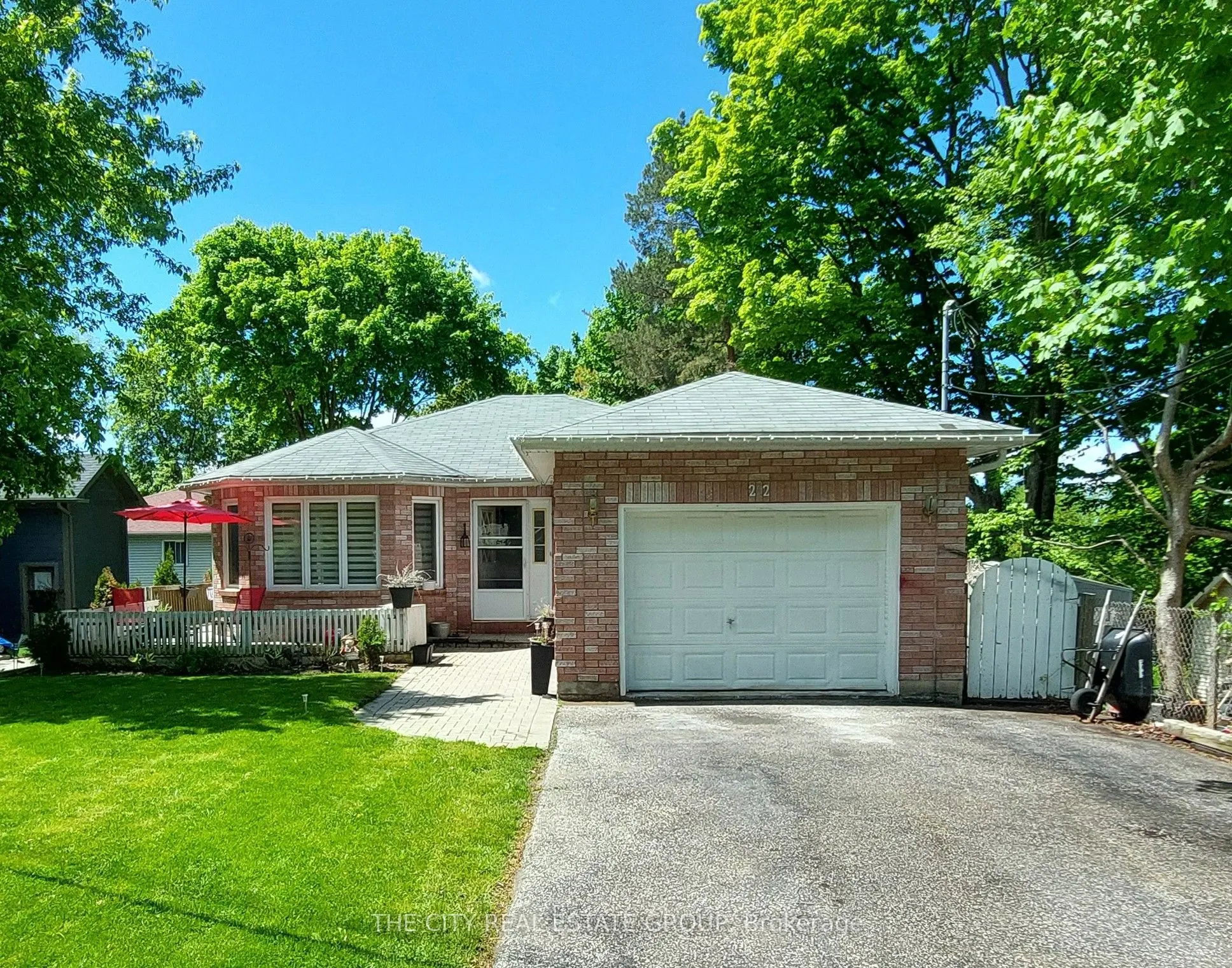 22 Pineway Avenue, #Main Floor