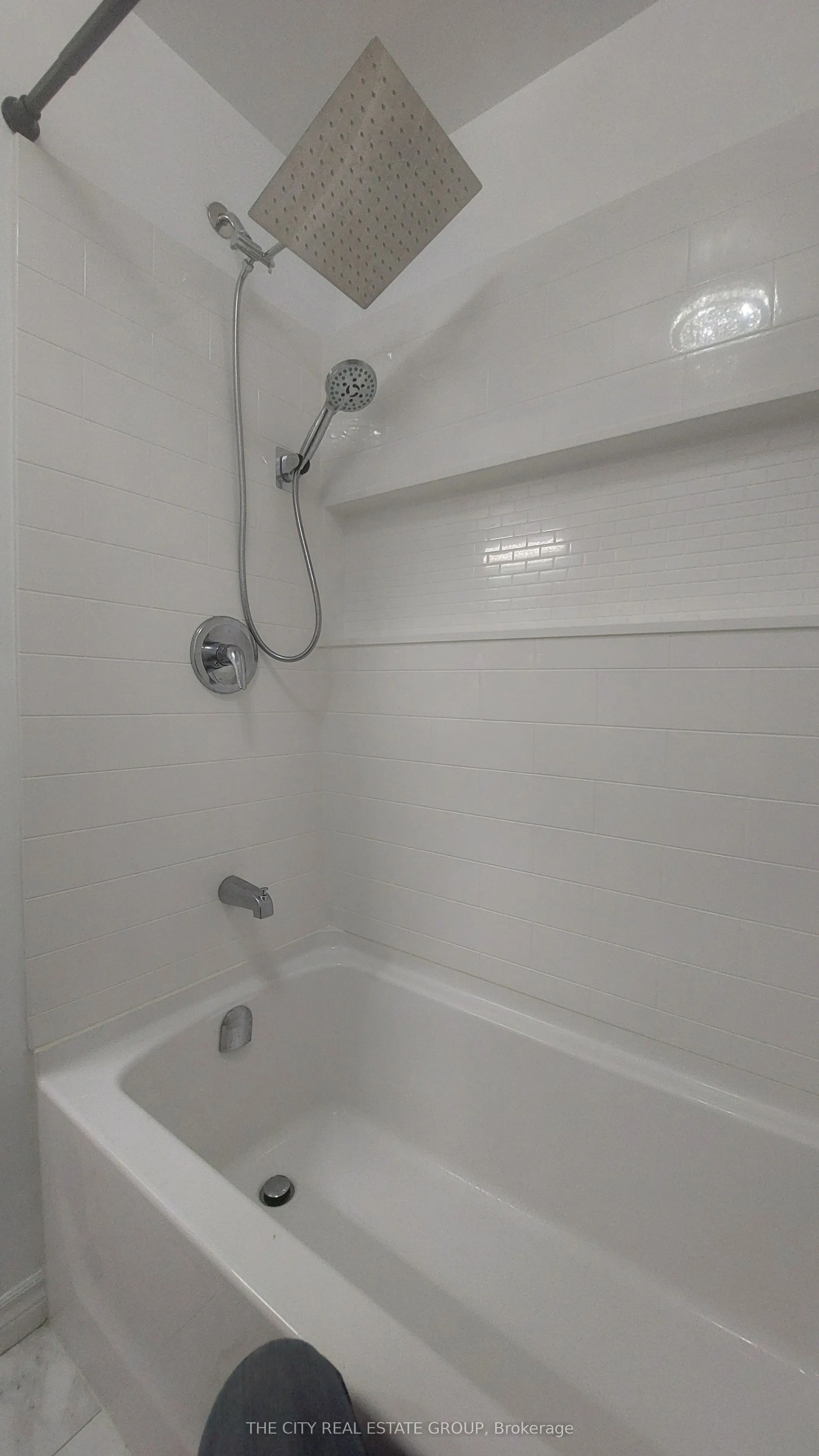 22 Pineway Avenue, #Main Floor