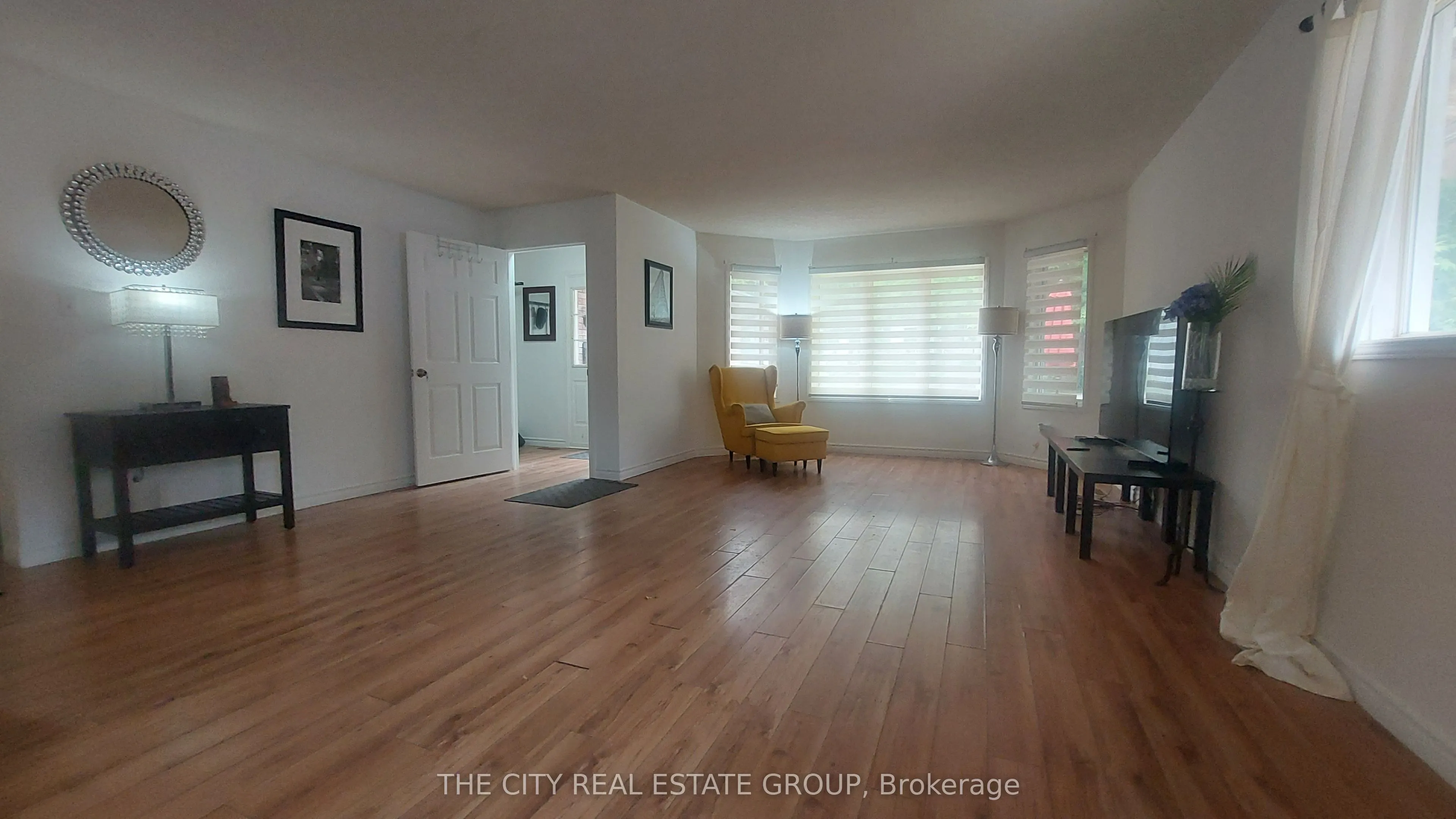 22 Pineway Avenue, #Main Floor