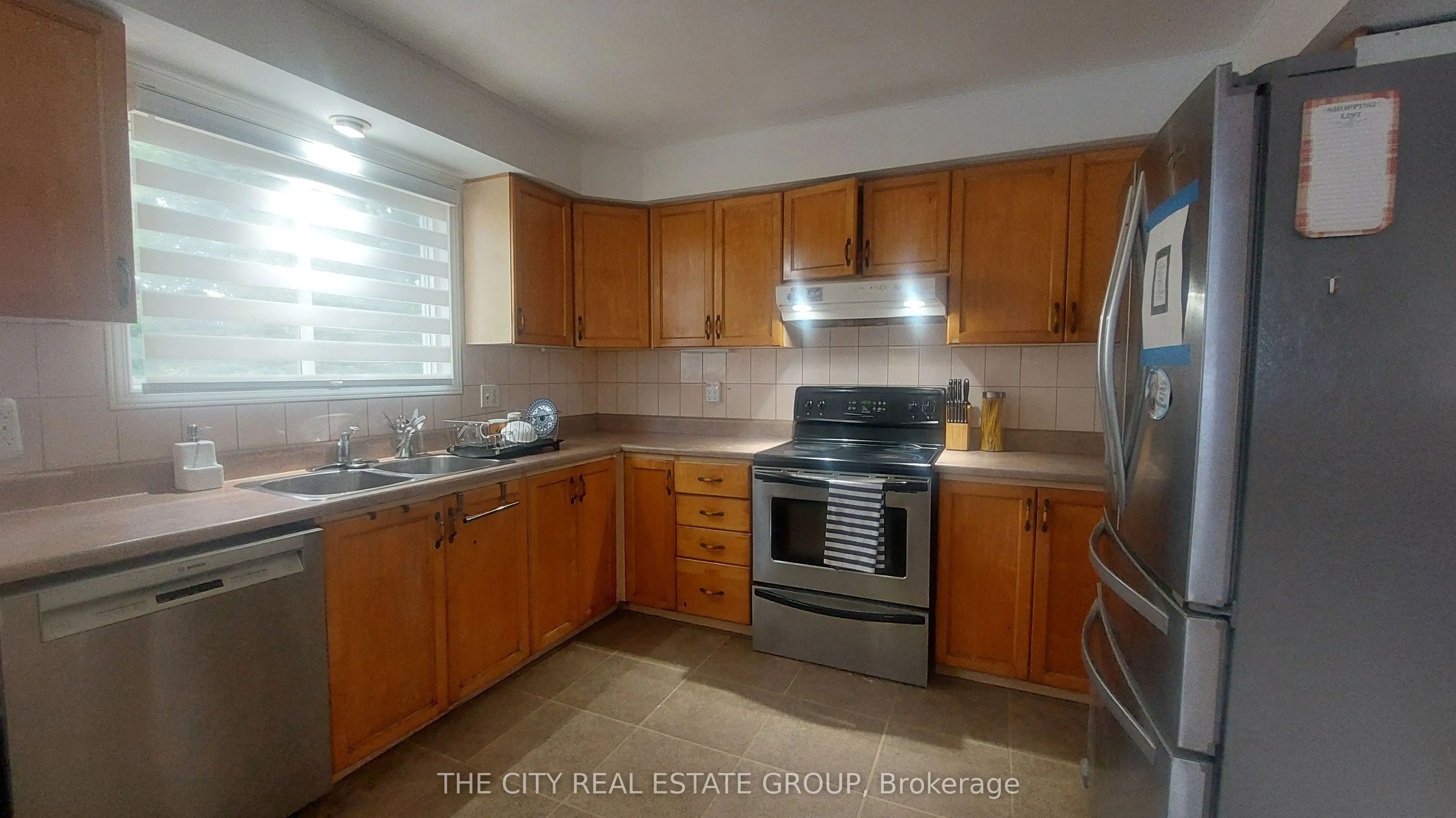 22 Pineway Avenue, #Main Floor