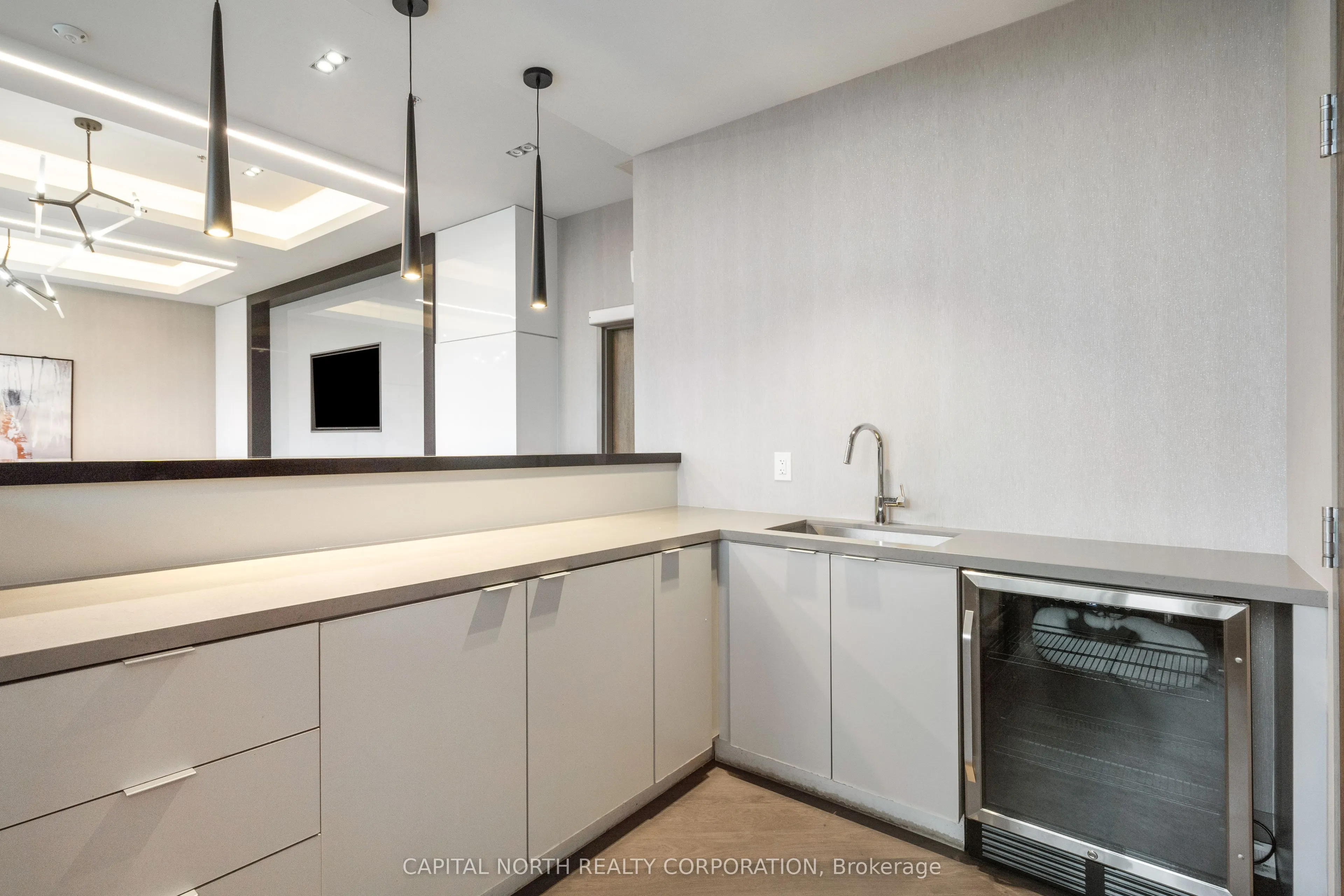 99 Eagle Rock Way N, #634