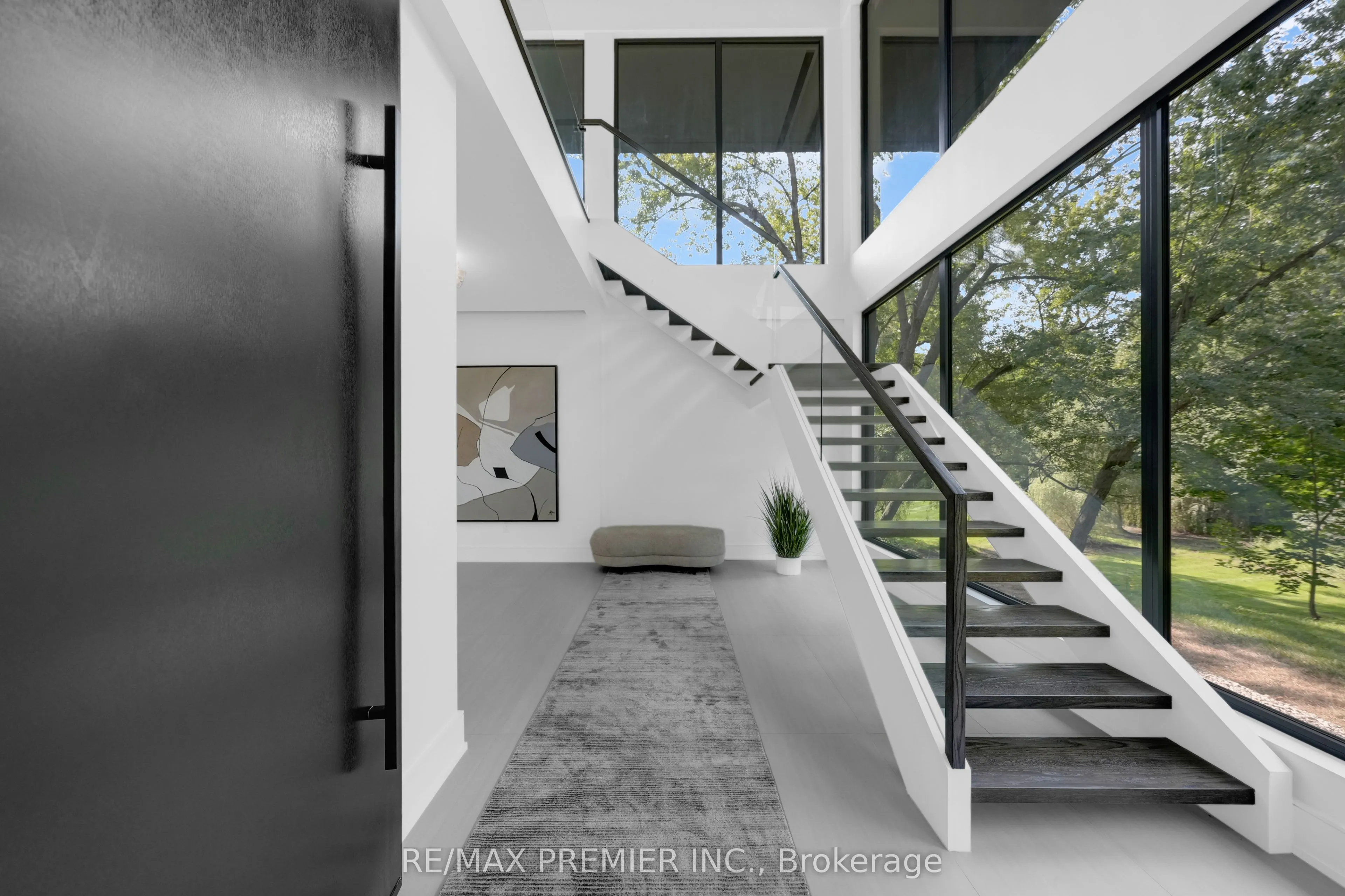 350 Kingscross Drive
