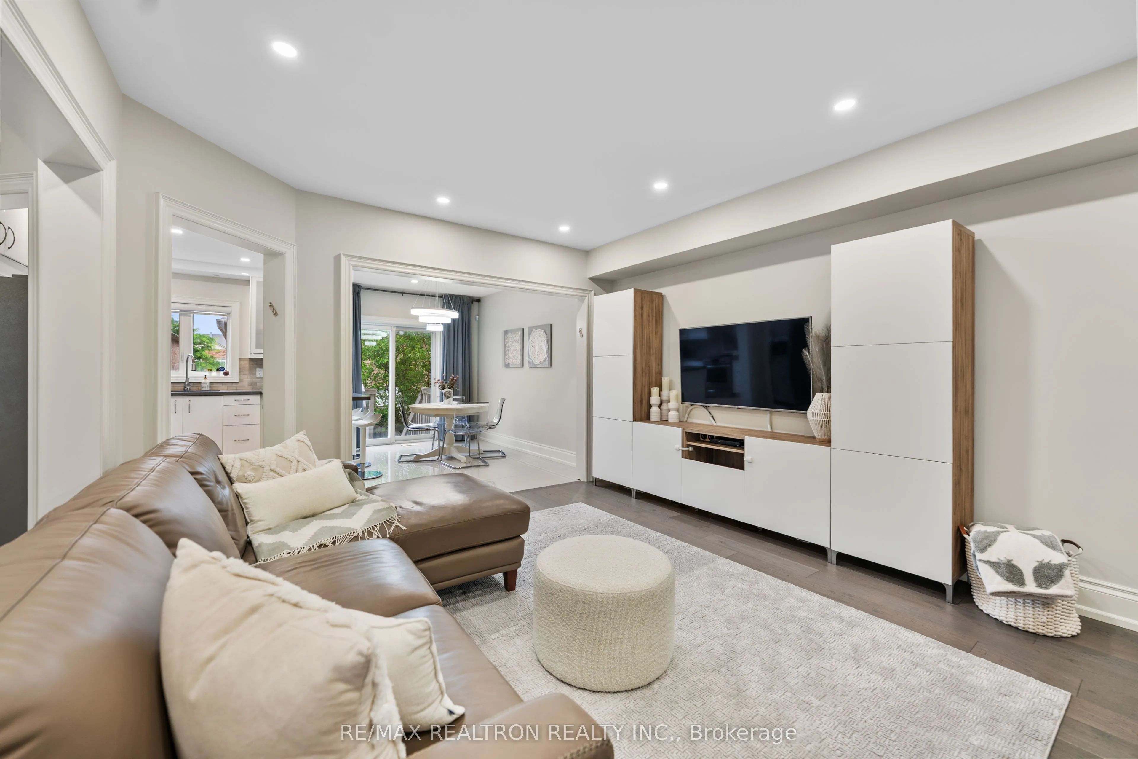66 Carrier Crescent