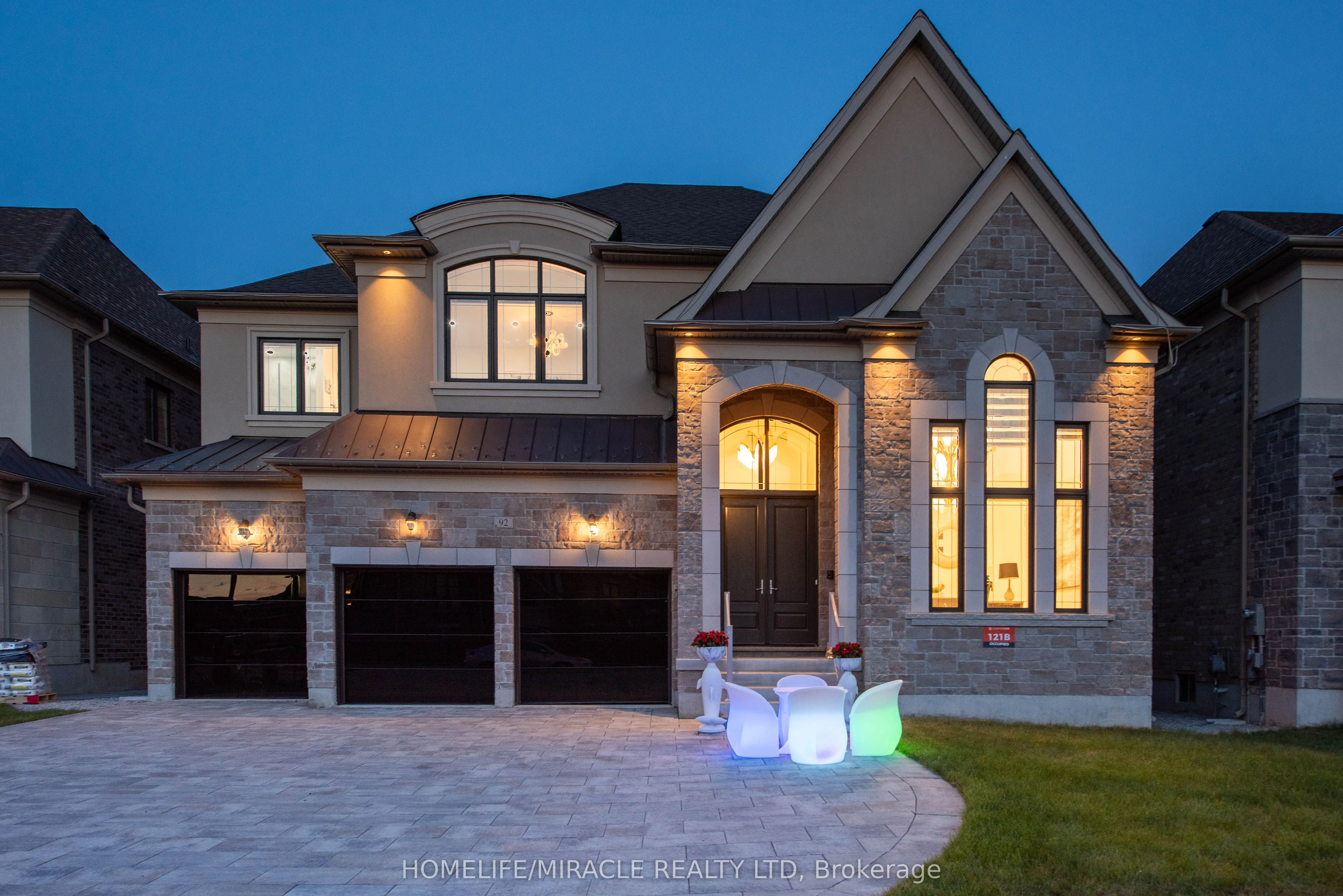 92 Appleyard Avenue
