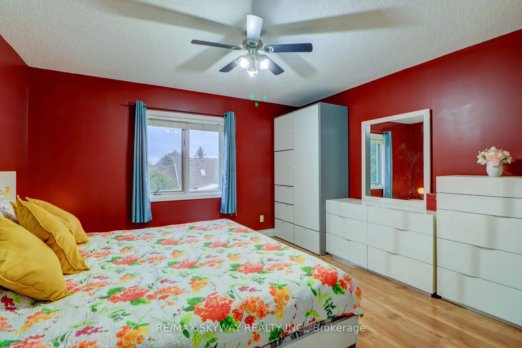 282B Brock Street W