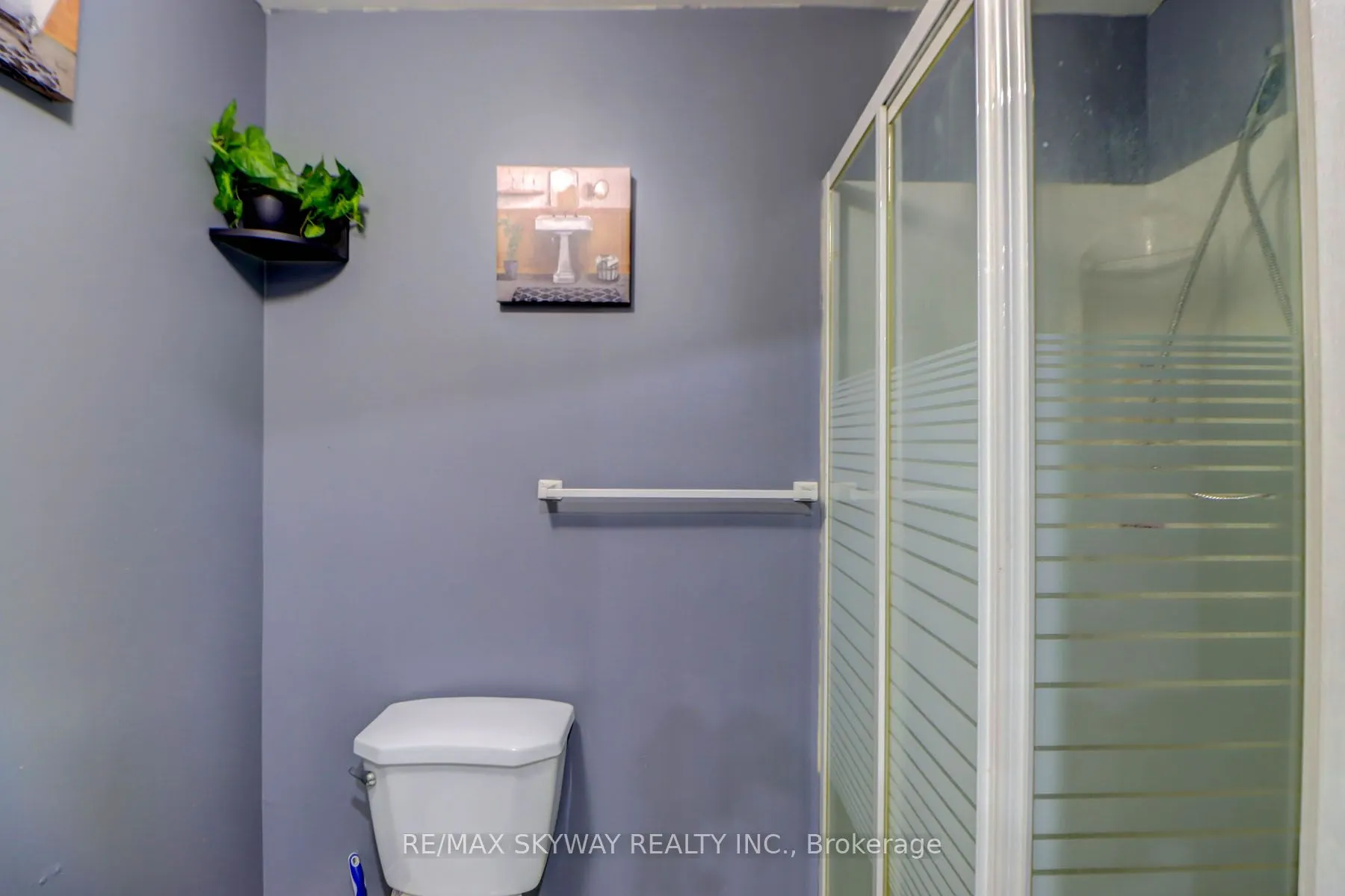 282B Brock Street W