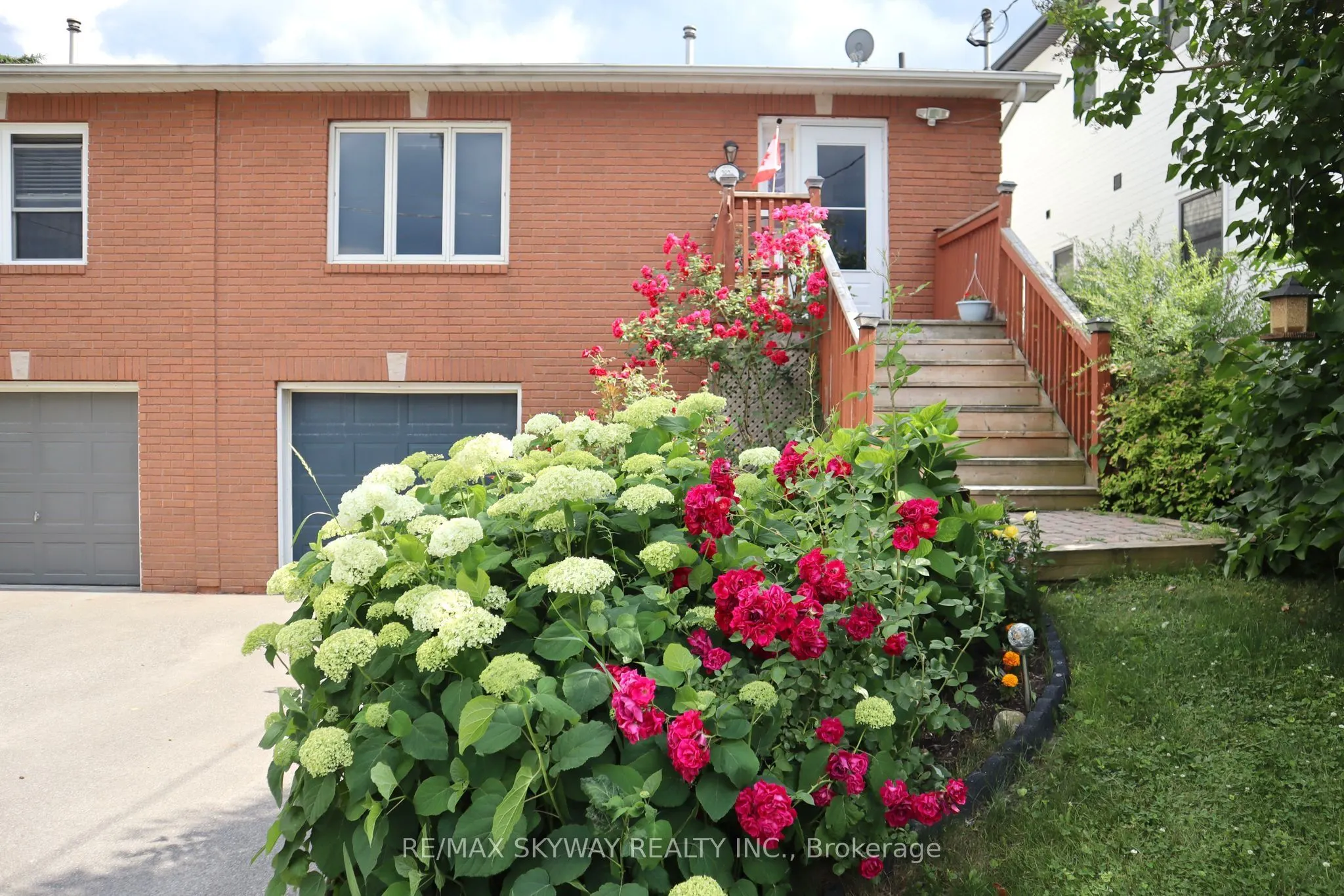 282B Brock Street W