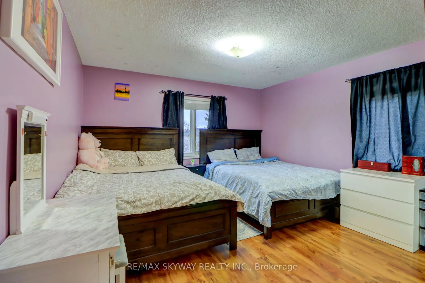 282B Brock Street W