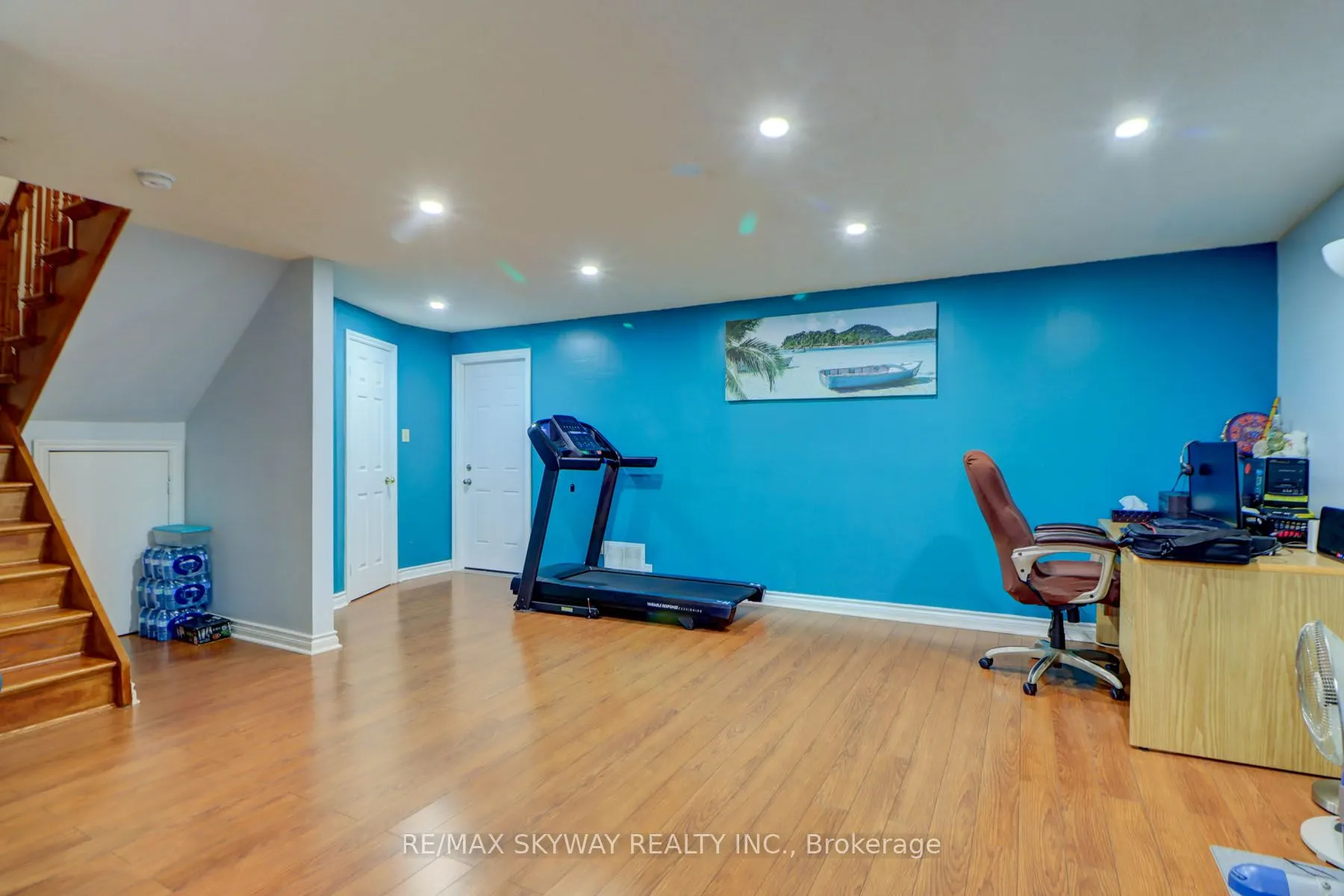 282B Brock Street W