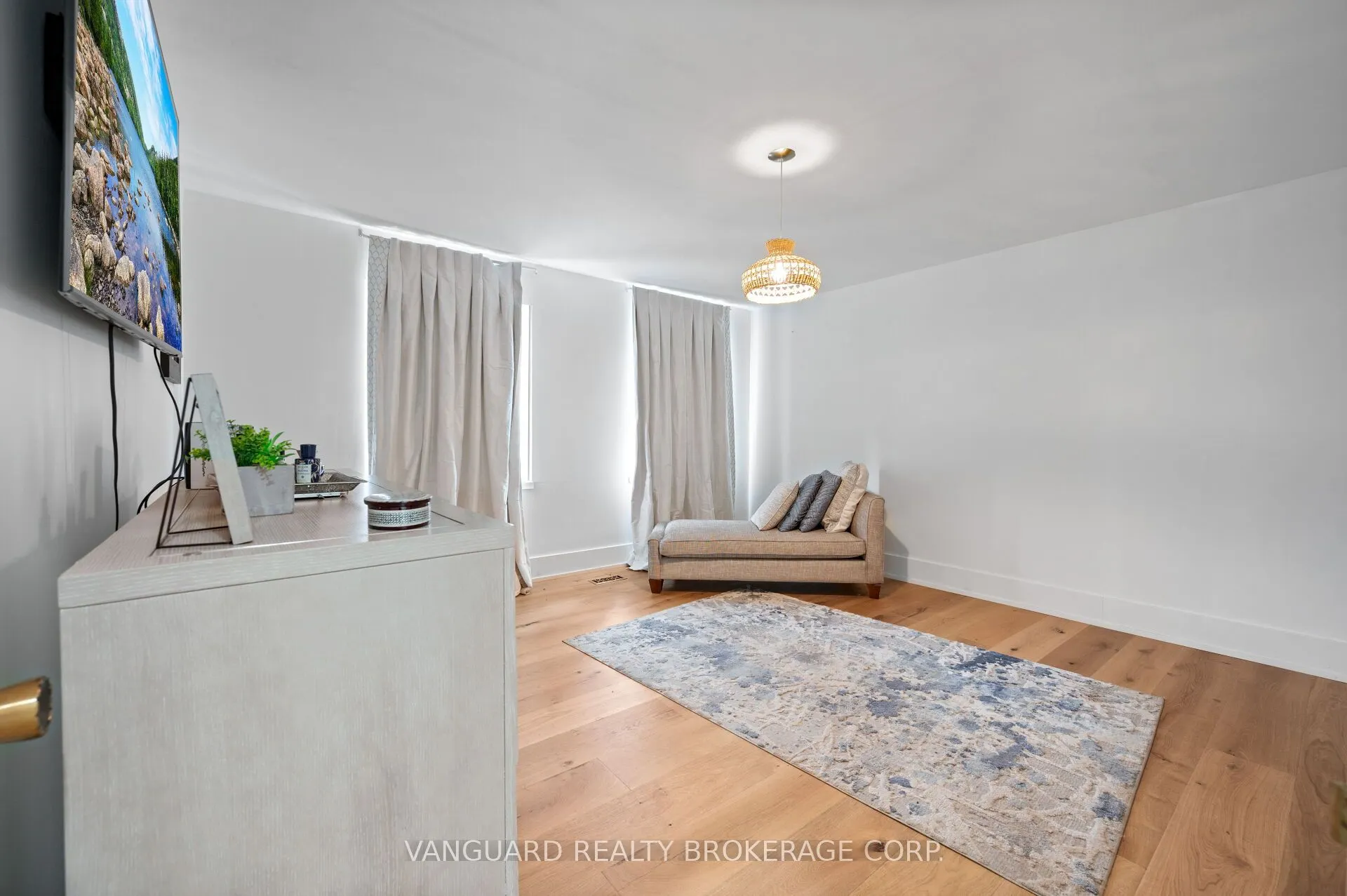 80 Kleins Crescent