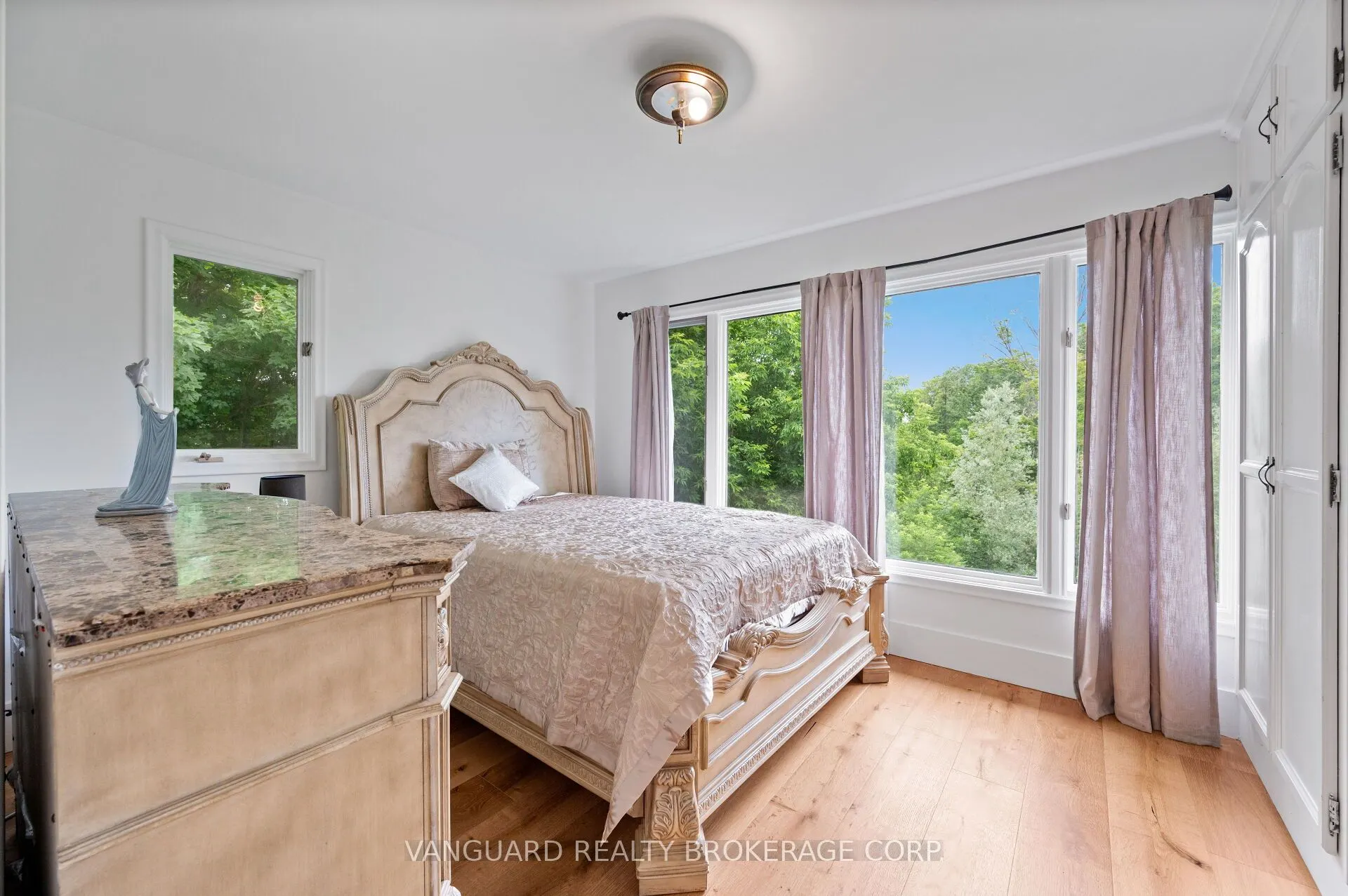 80 Kleins Crescent