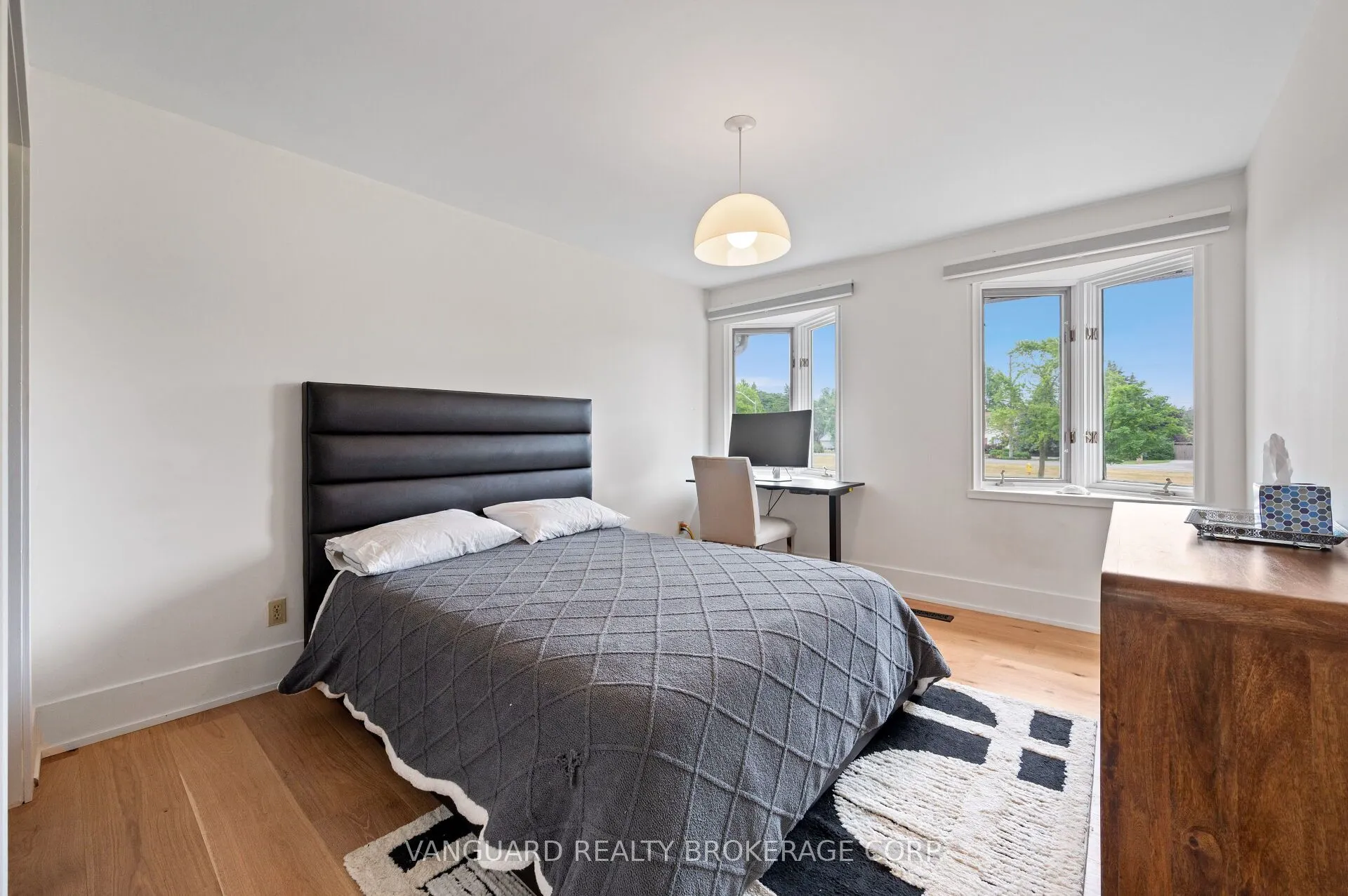 80 Kleins Crescent