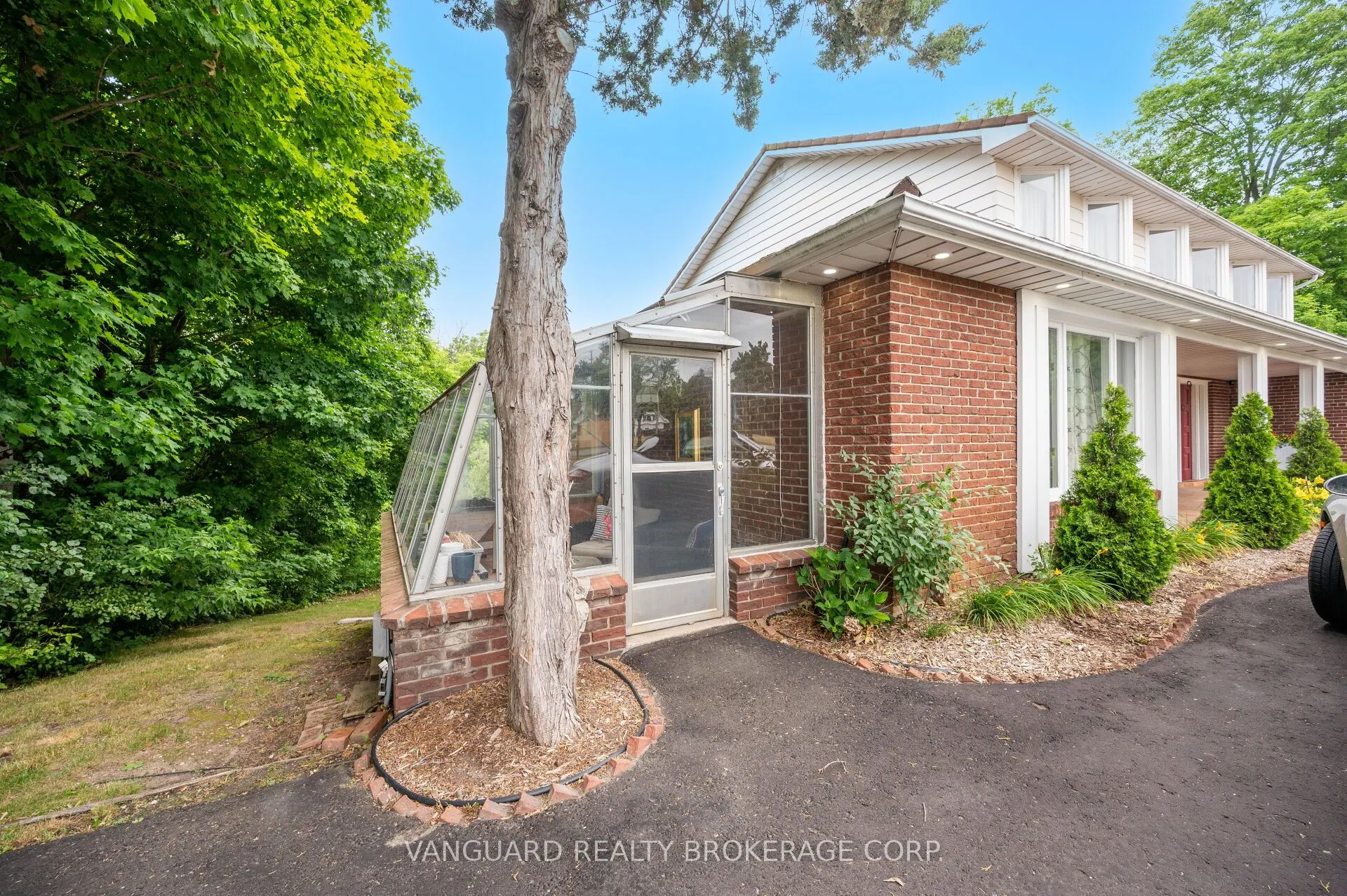 80 Kleins Crescent