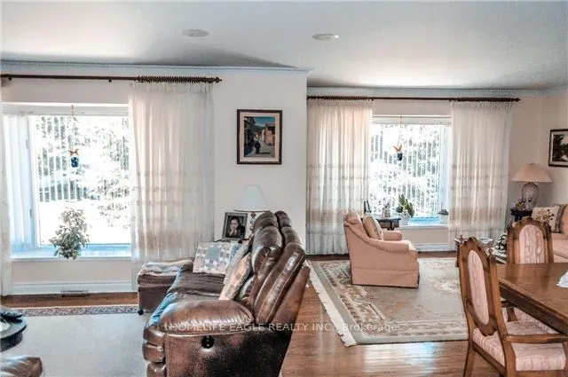 19 Schomberg Road E
