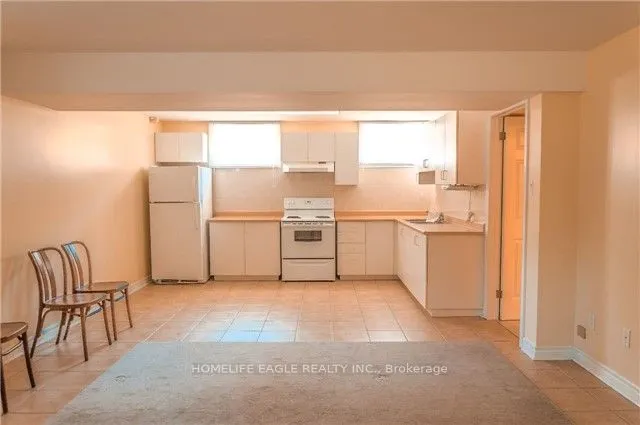 19 Schomberg Road E