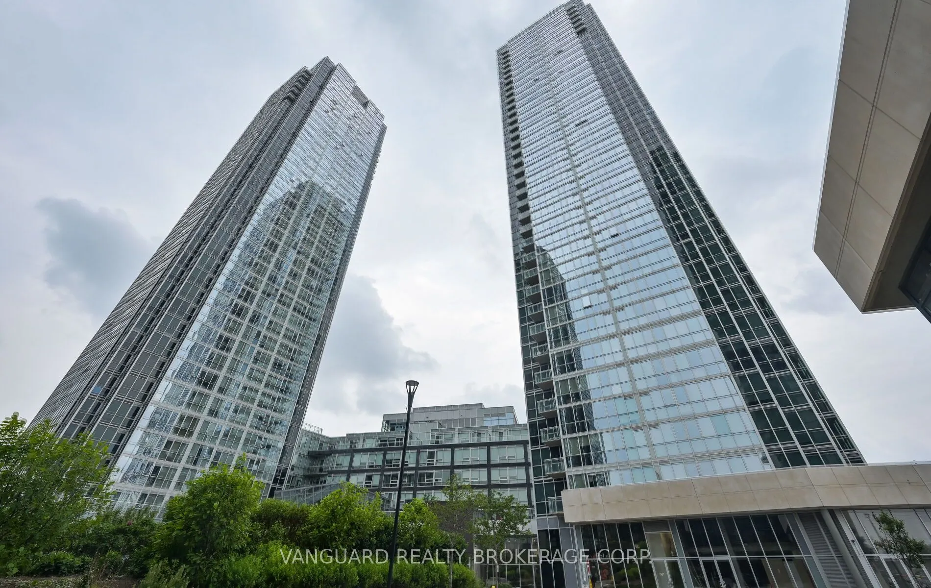 2908 Highway 7 Road, #2207