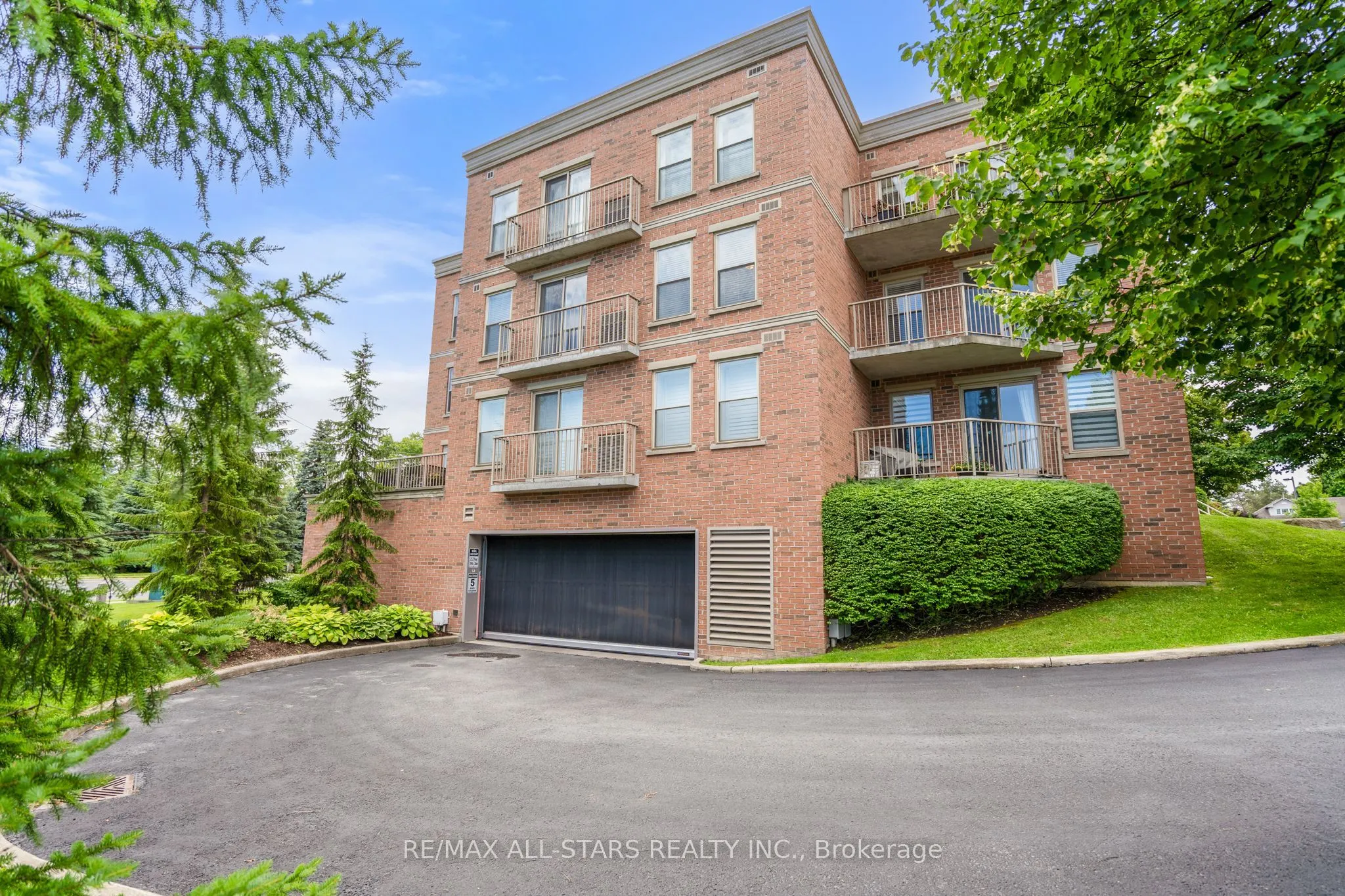 22 James Hill Court, #210