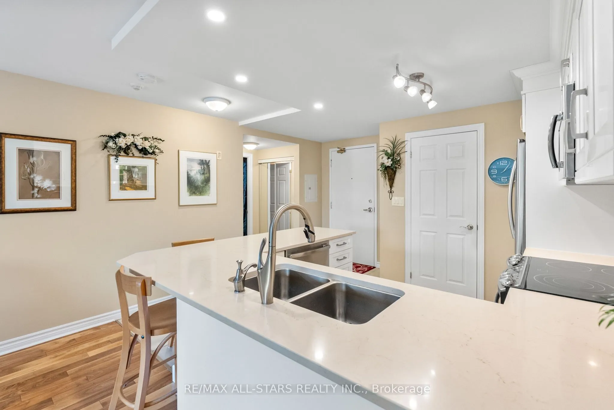22 James Hill Court, #210