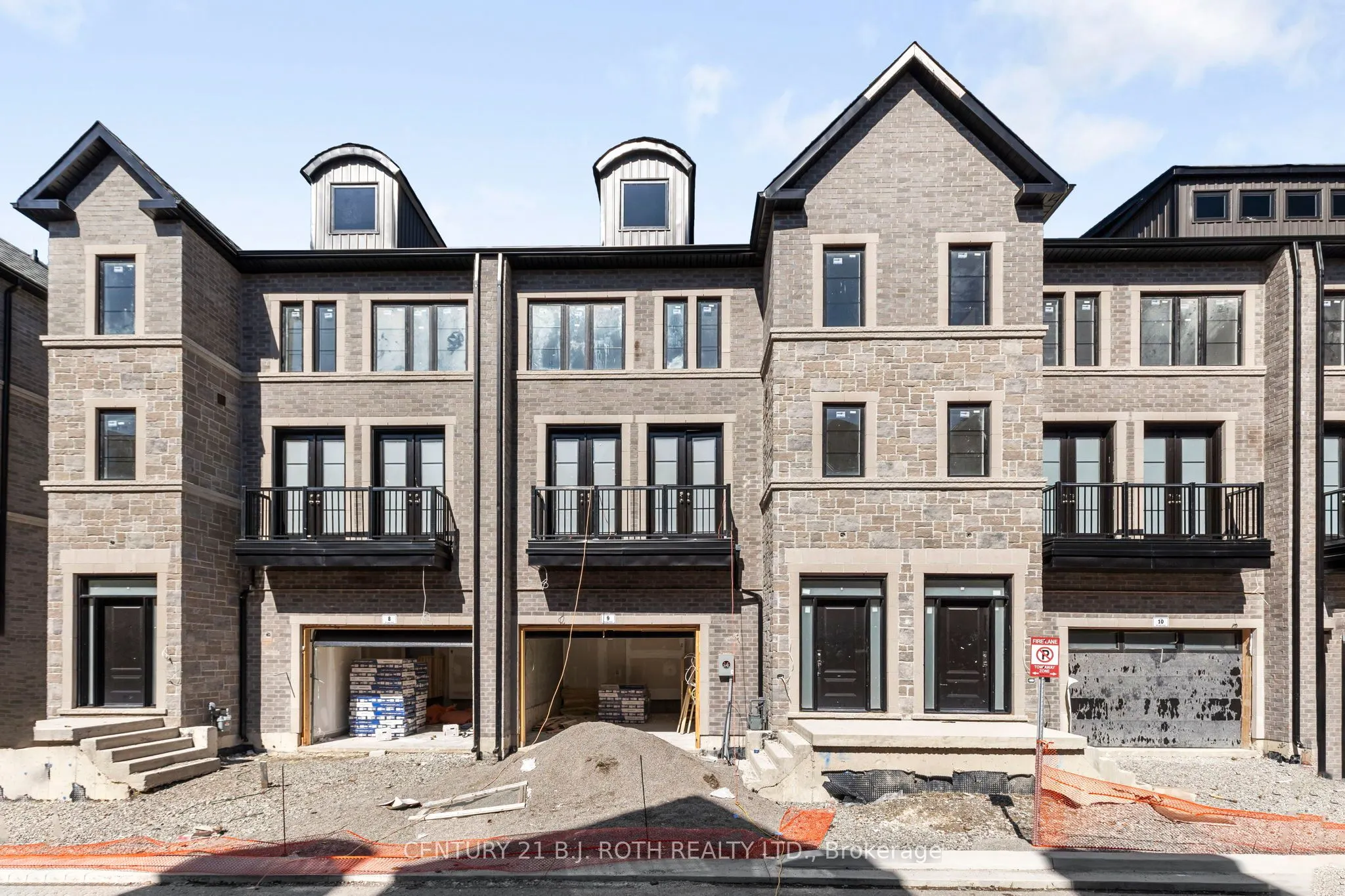 260 EAGLE Street, #9