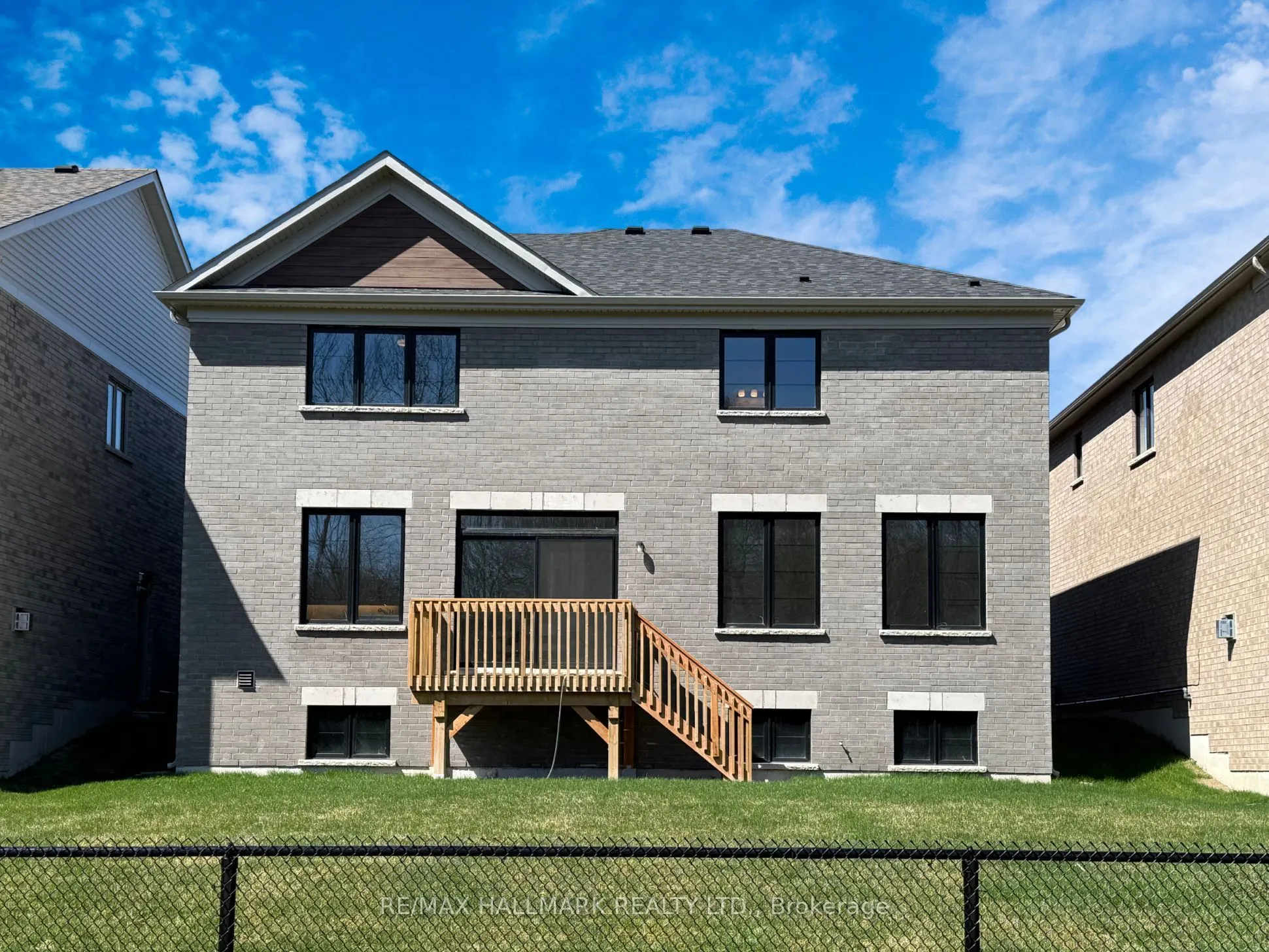 23 Hummingbird Grove