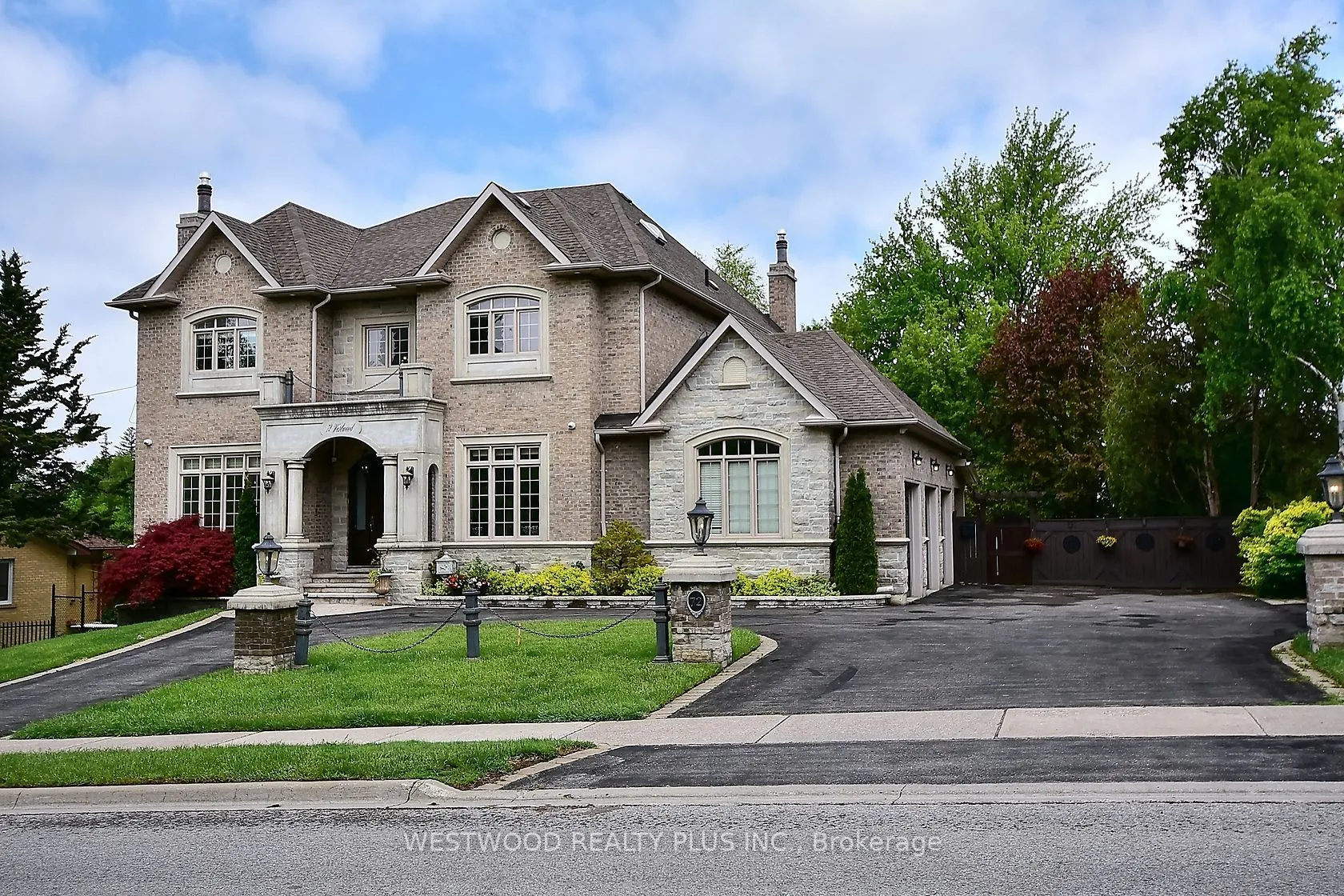 72 Westwood Lane