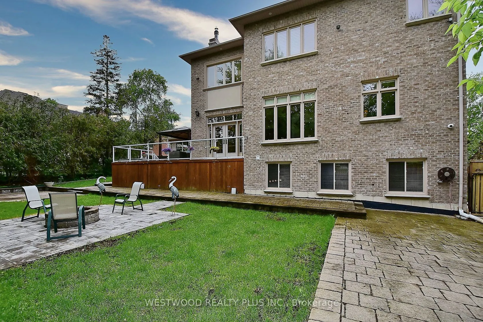 72 Westwood Lane