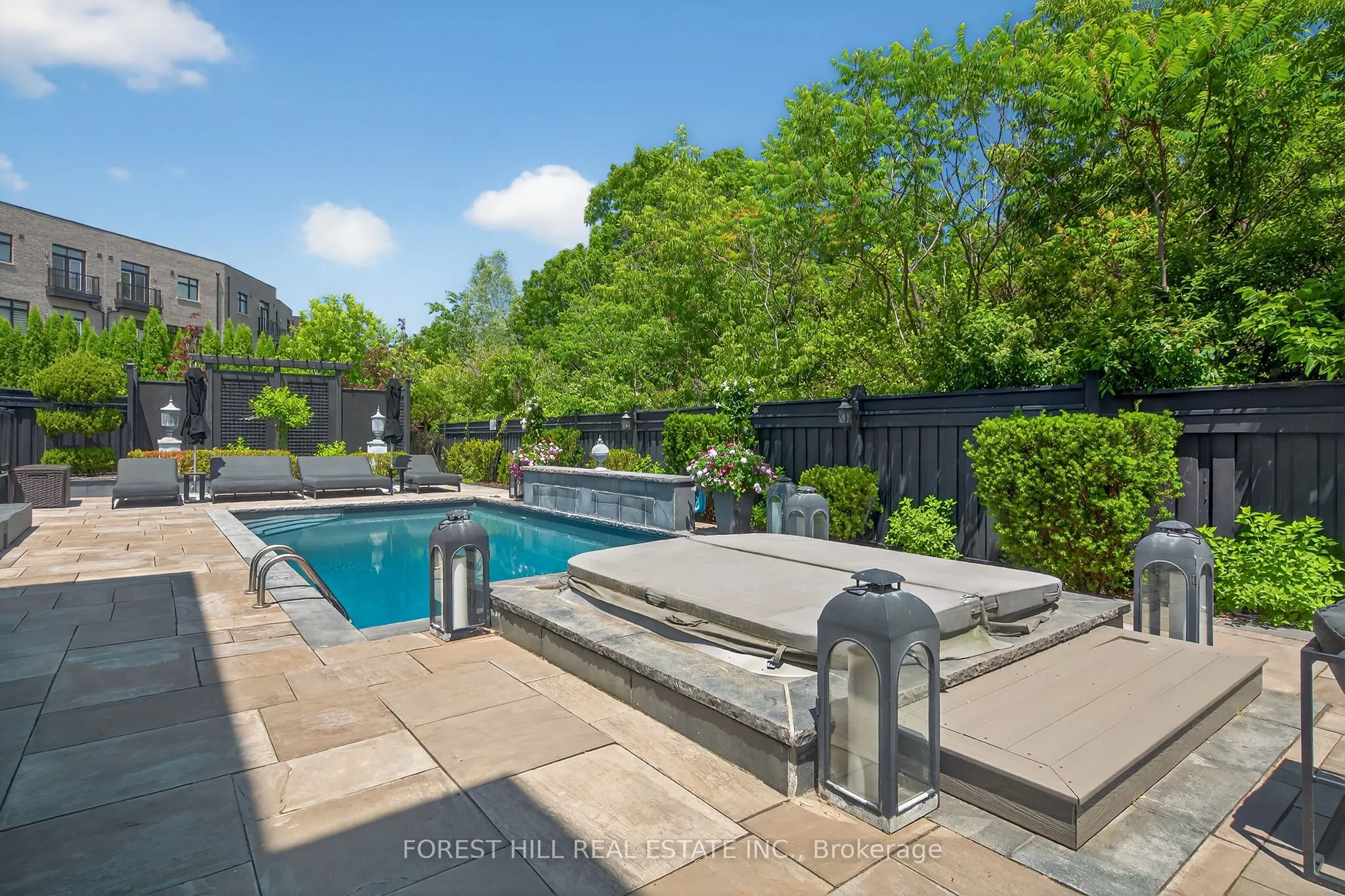 71 Woodvalley Crescent