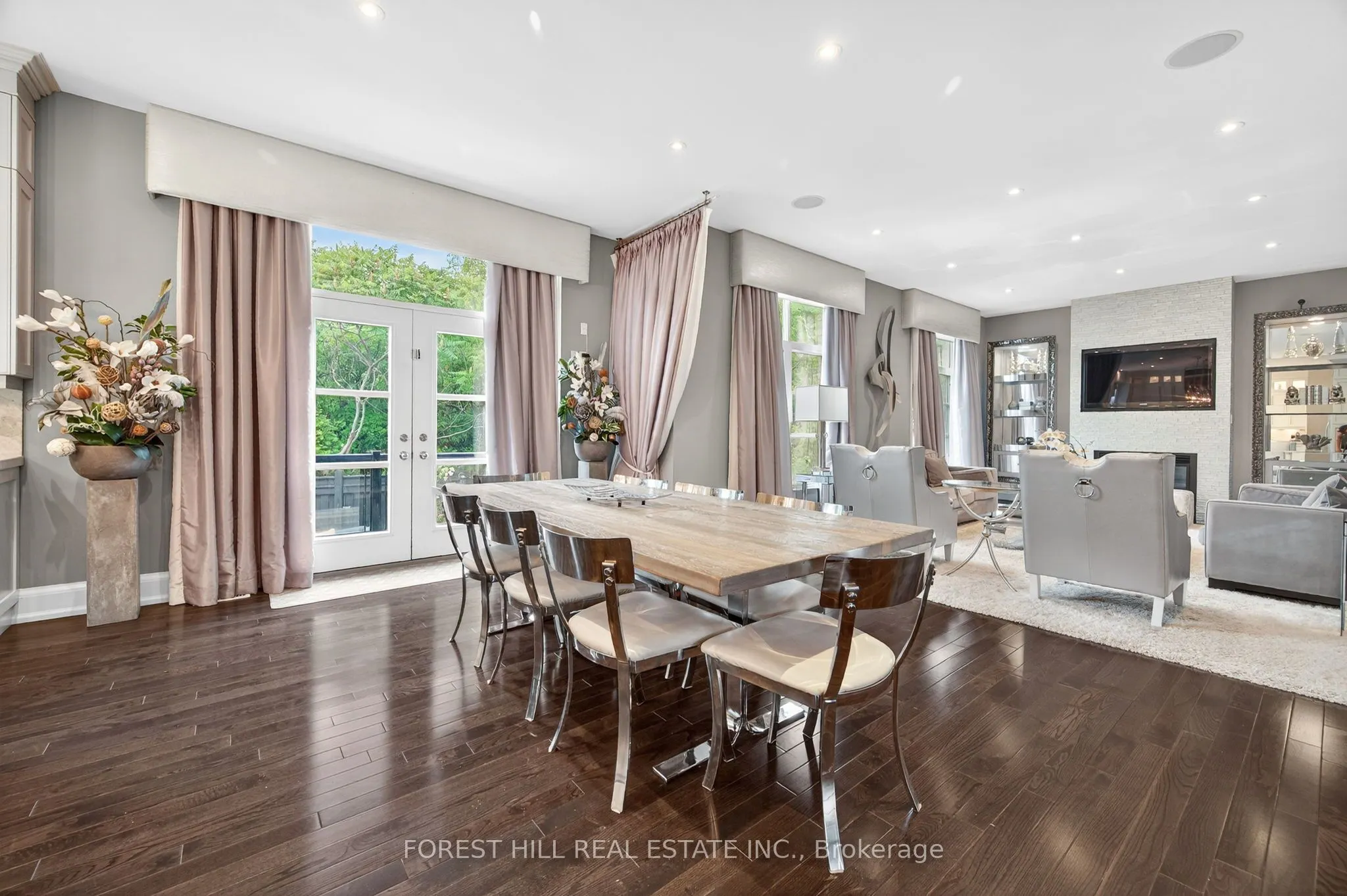 71 Woodvalley Crescent