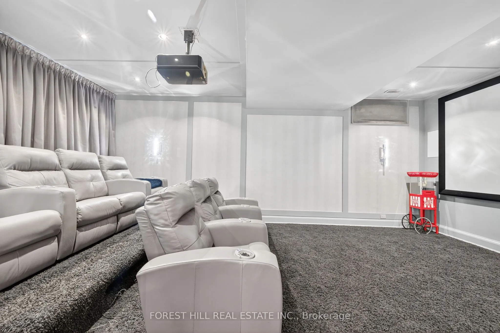 71 Woodvalley Crescent