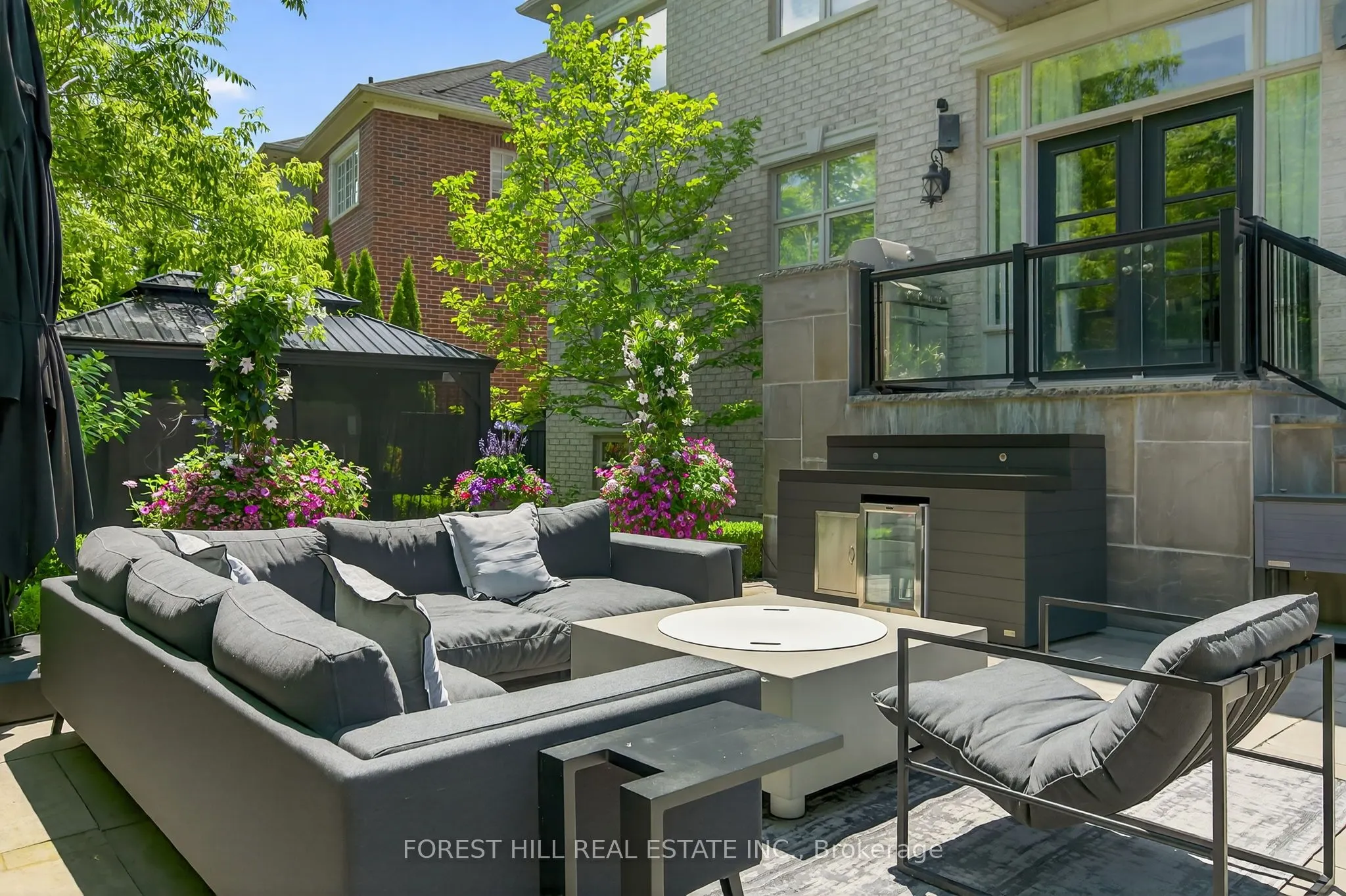 71 Woodvalley Crescent
