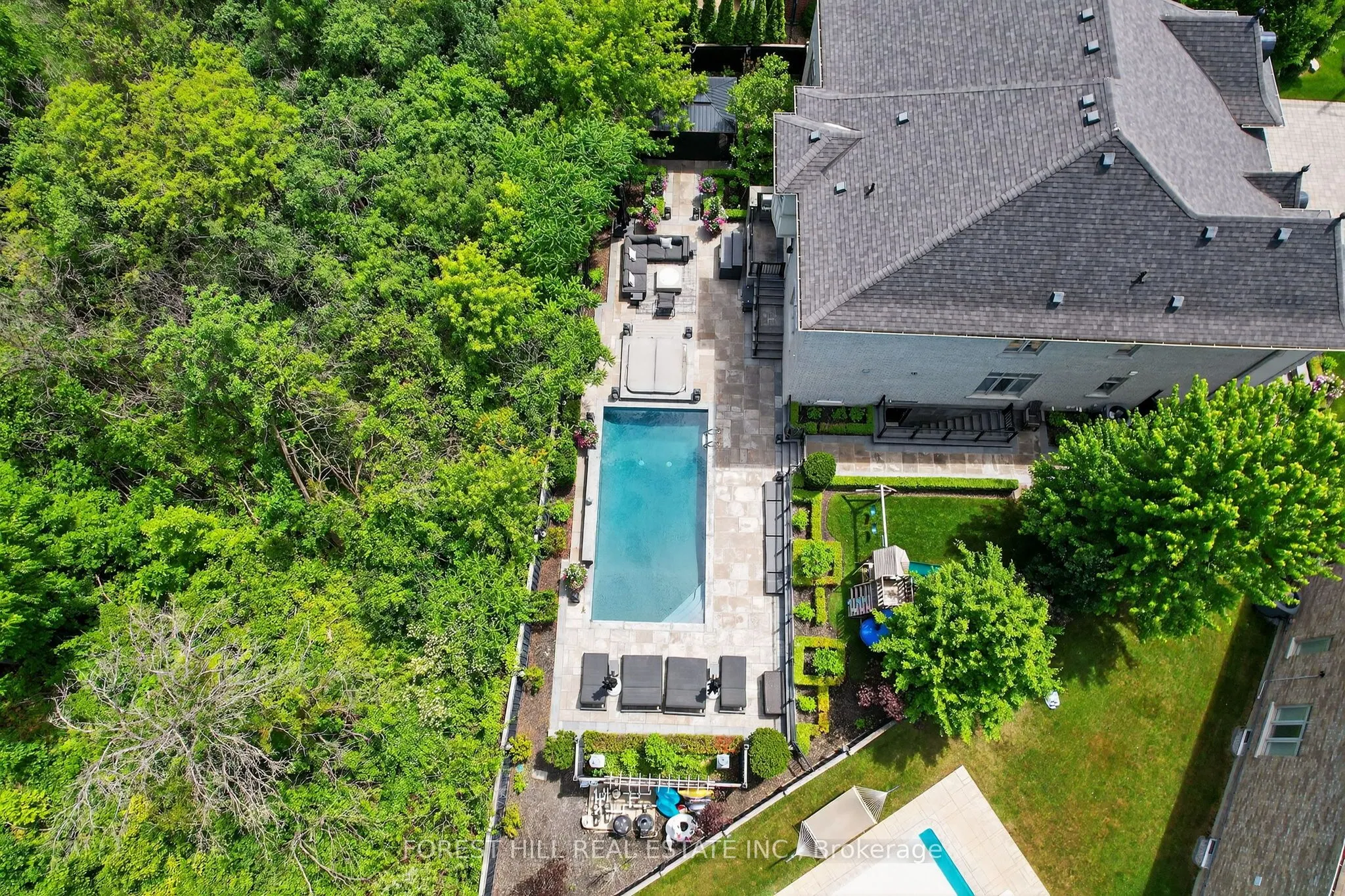 71 Woodvalley Crescent
