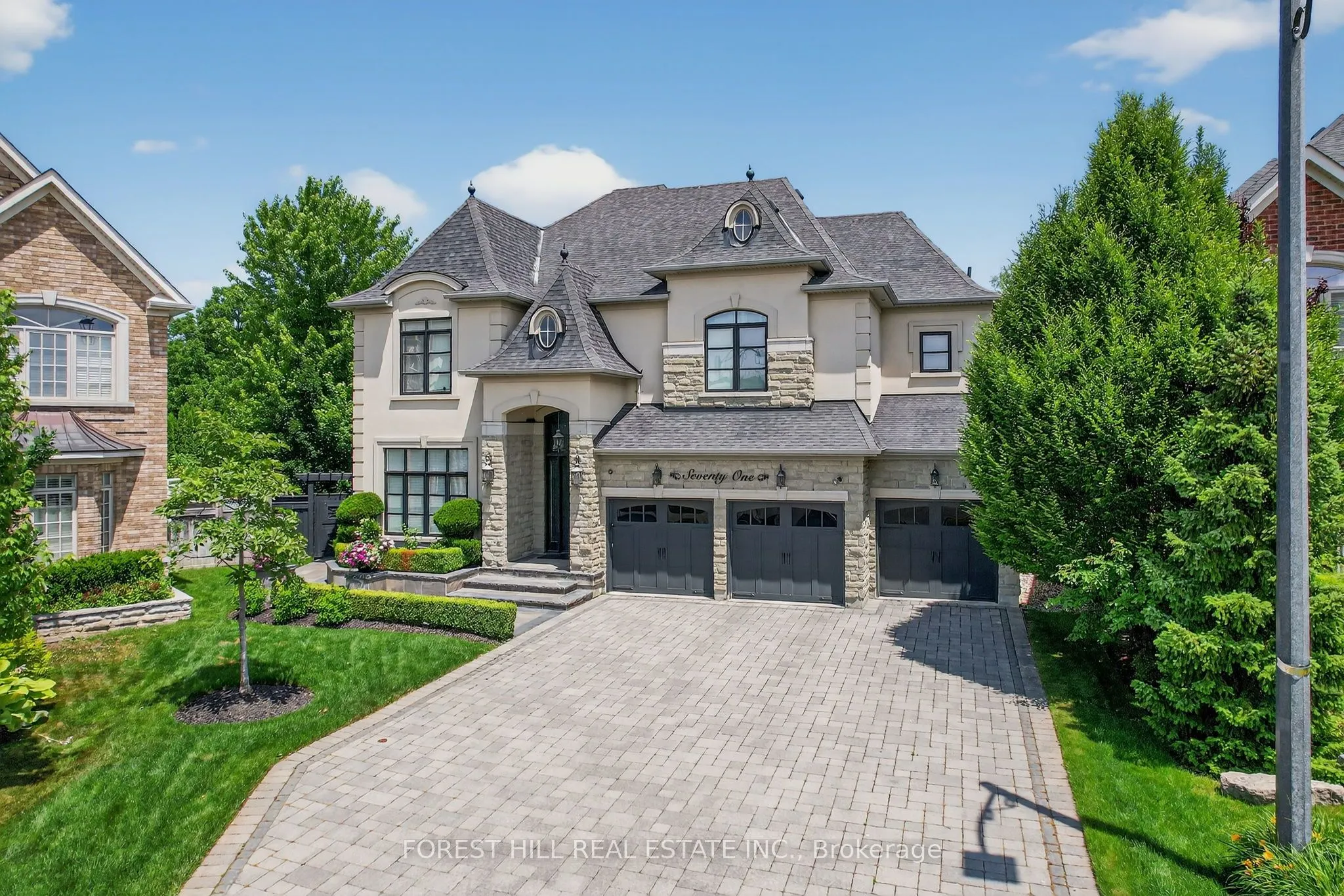 71 Woodvalley Crescent