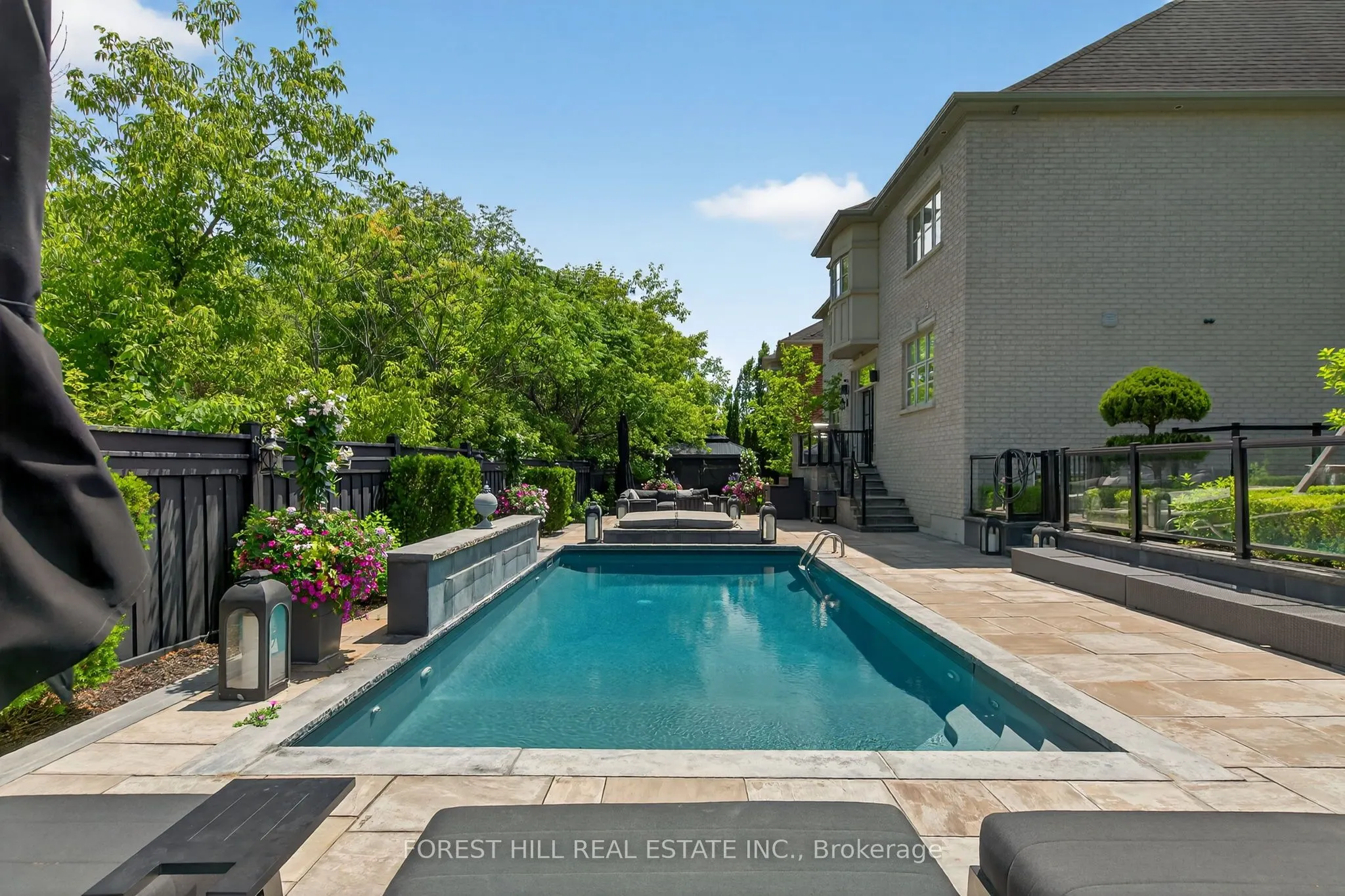 71 Woodvalley Crescent