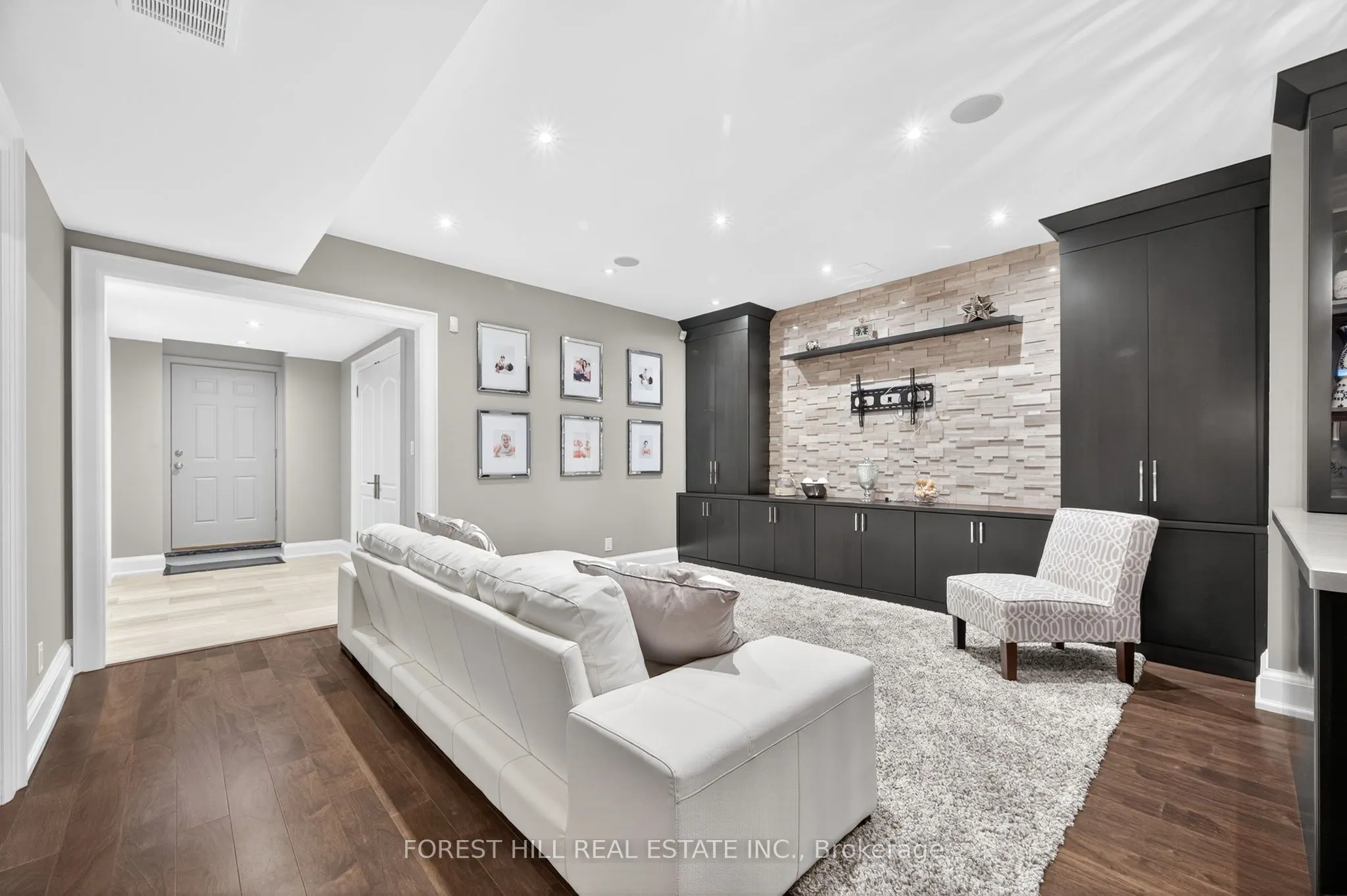 71 Woodvalley Crescent