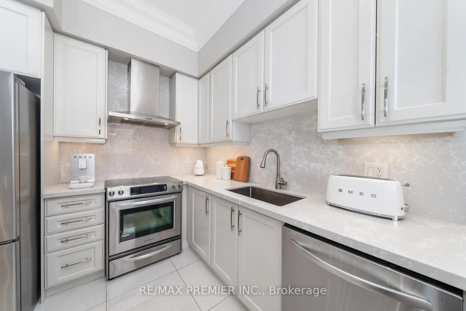 9255 Jane Street, #Ph06