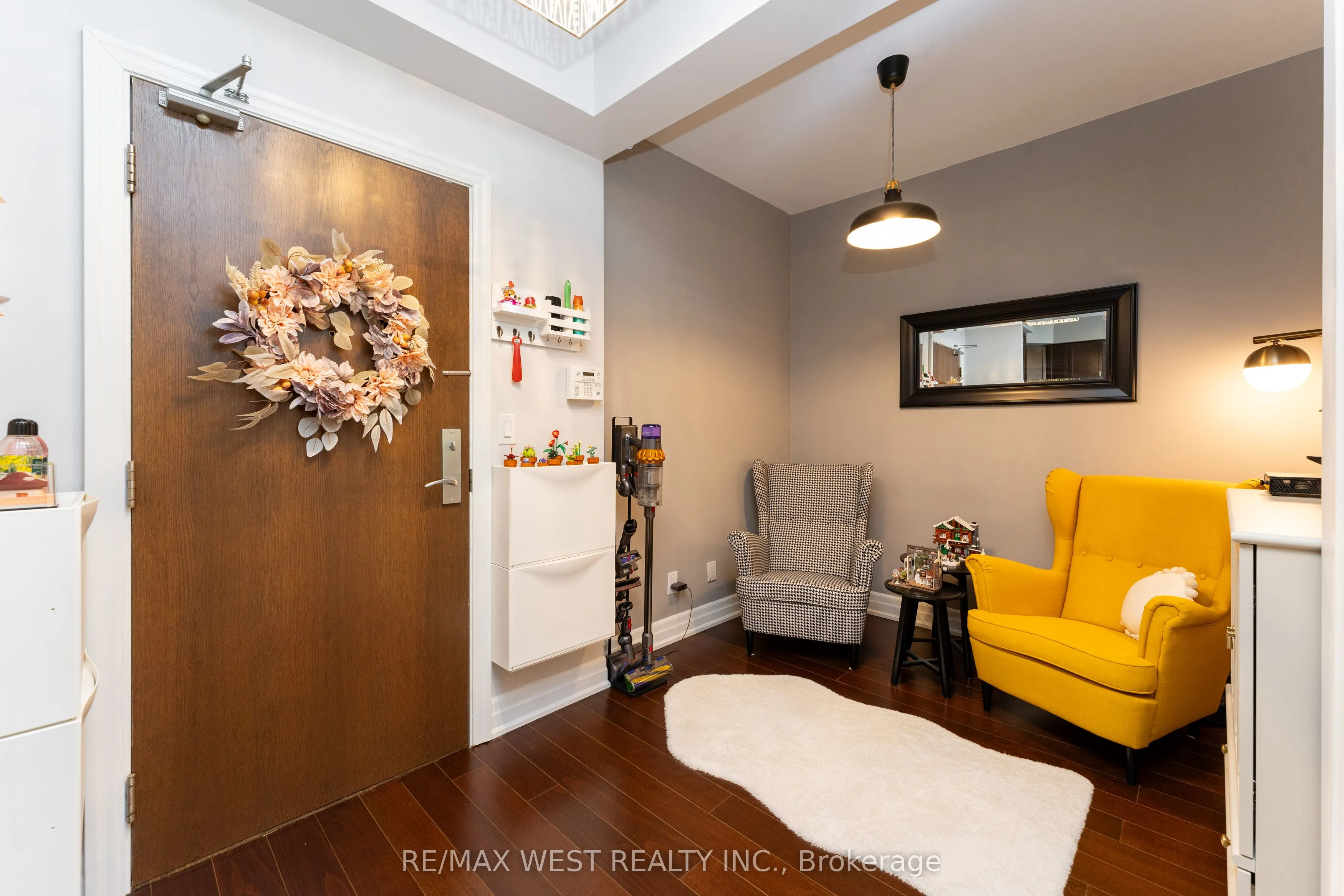 111 Civic Square Gate, #230