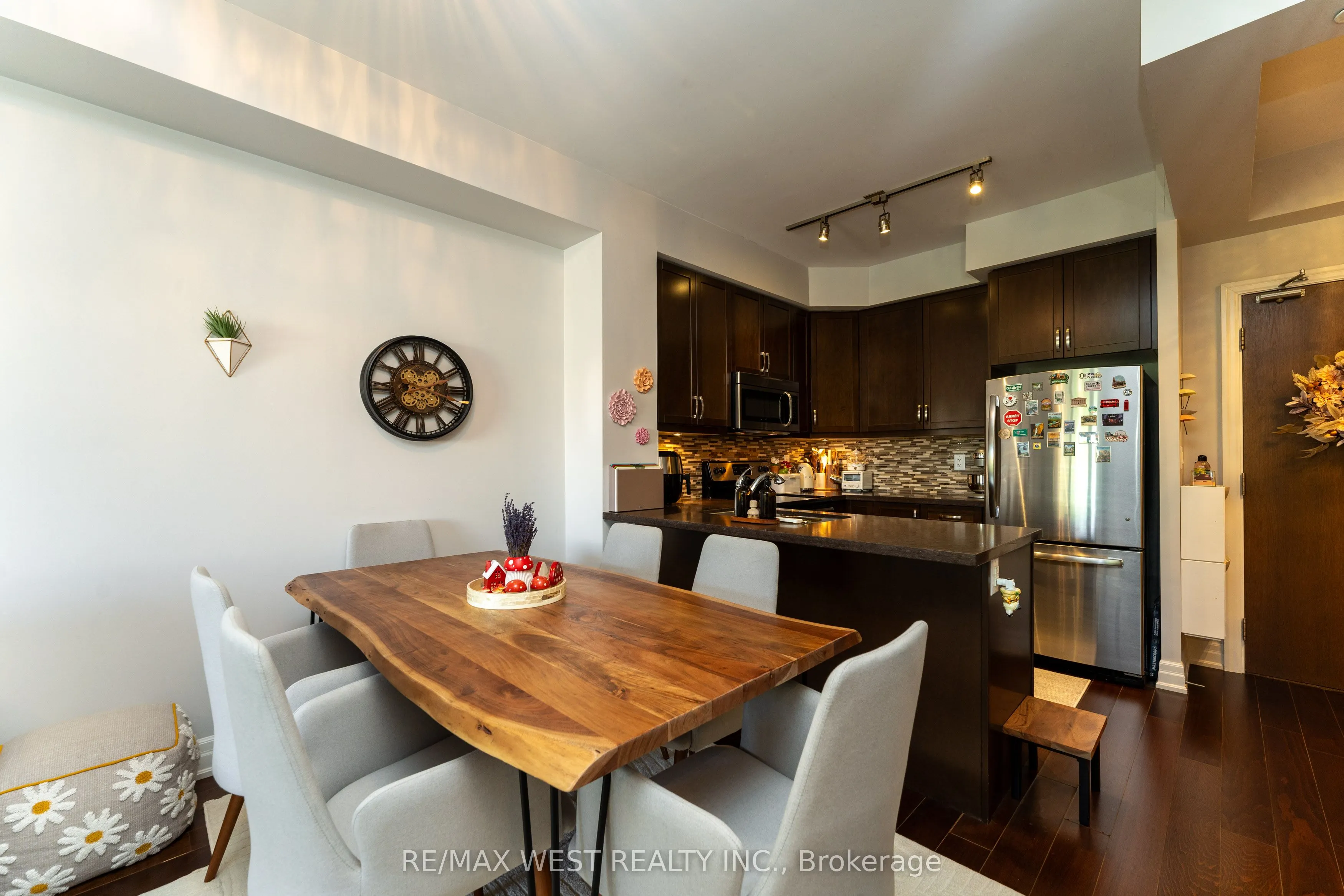 111 Civic Square Gate, #230