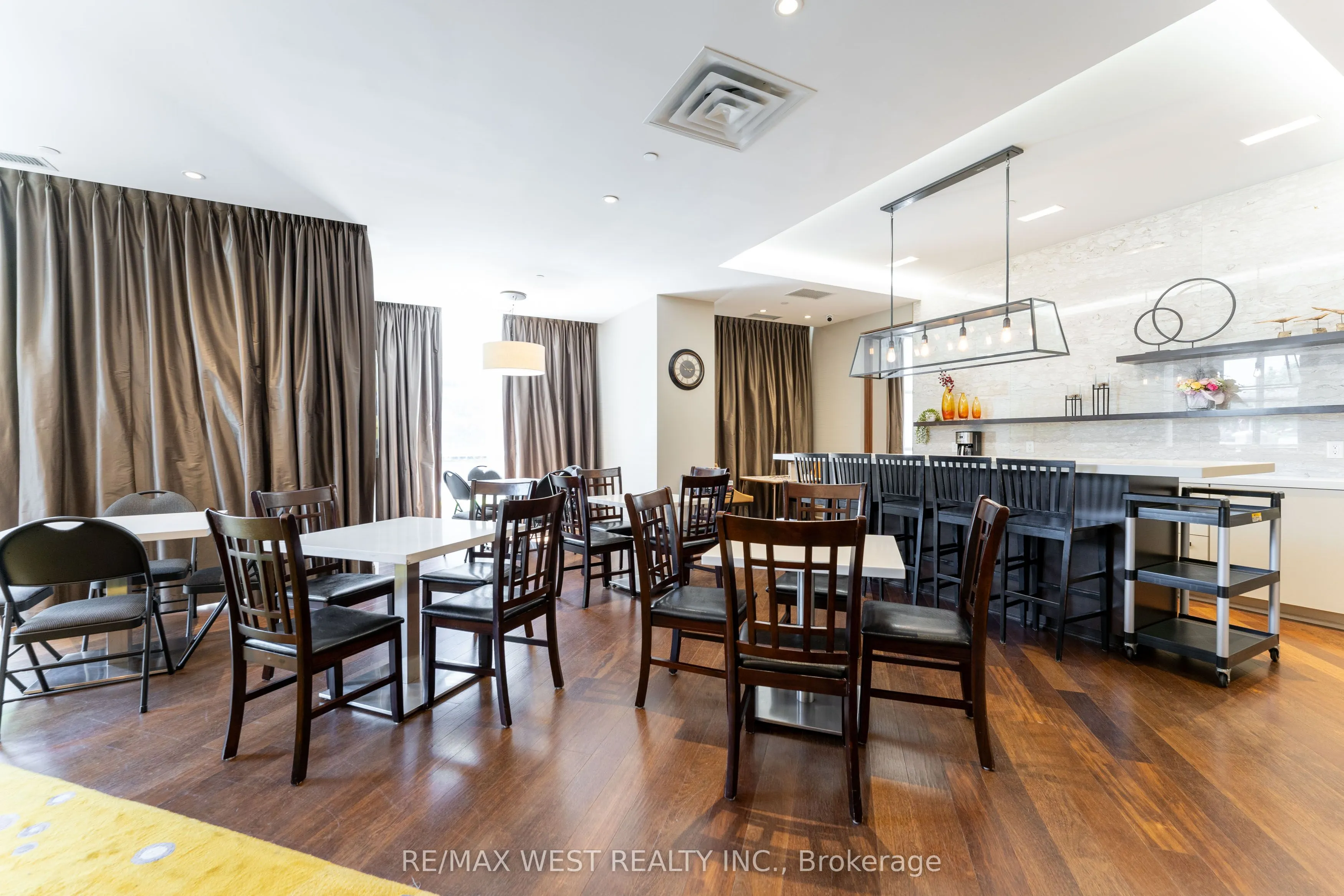111 Civic Square Gate, #230