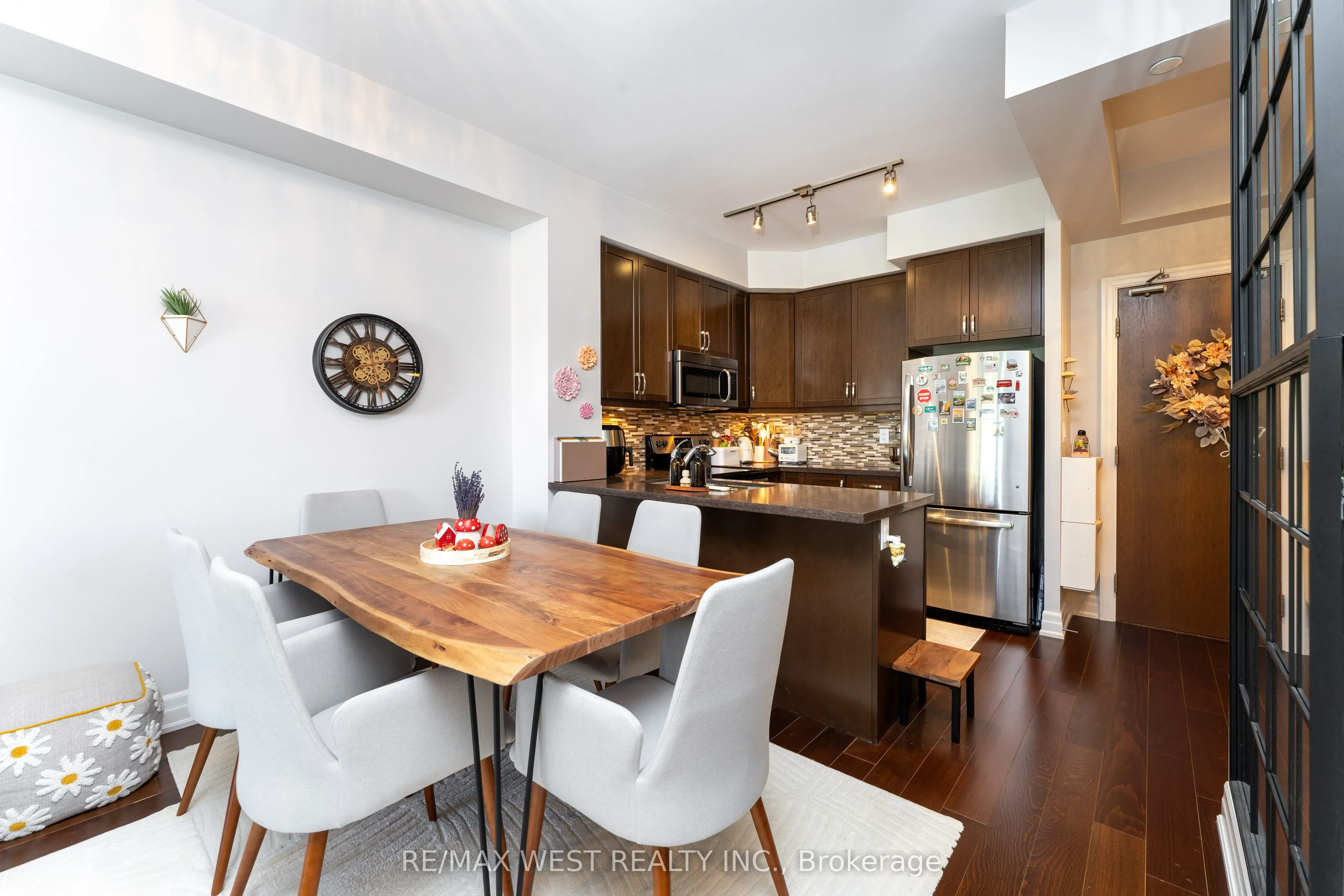 111 Civic Square Gate, #230