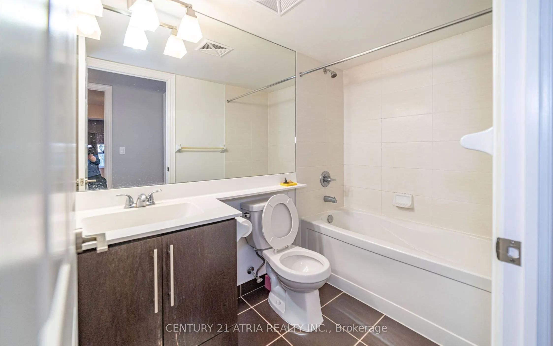 23 Cox Boulevard, #882