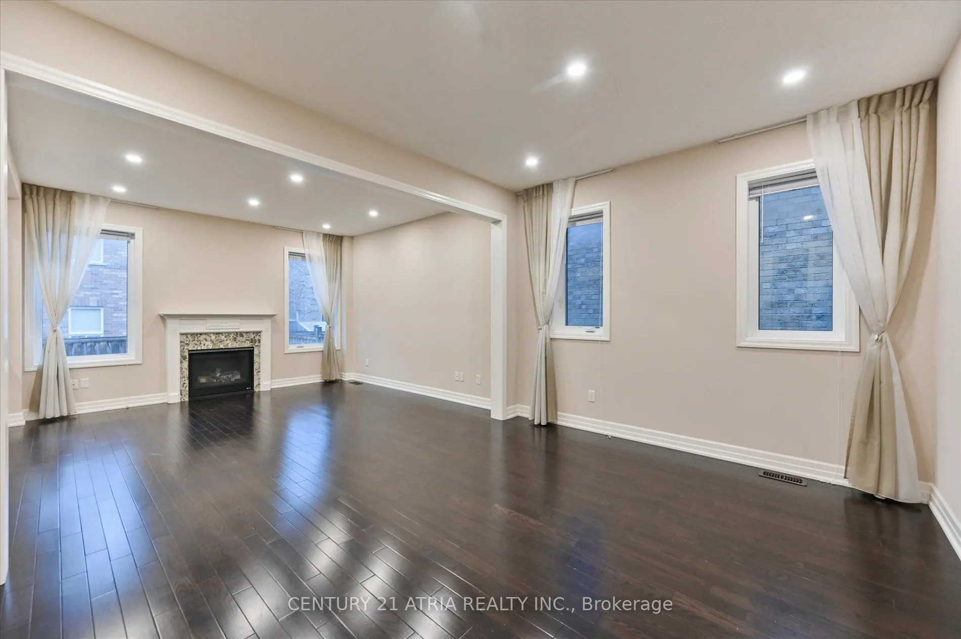 31 Fred Mason Street