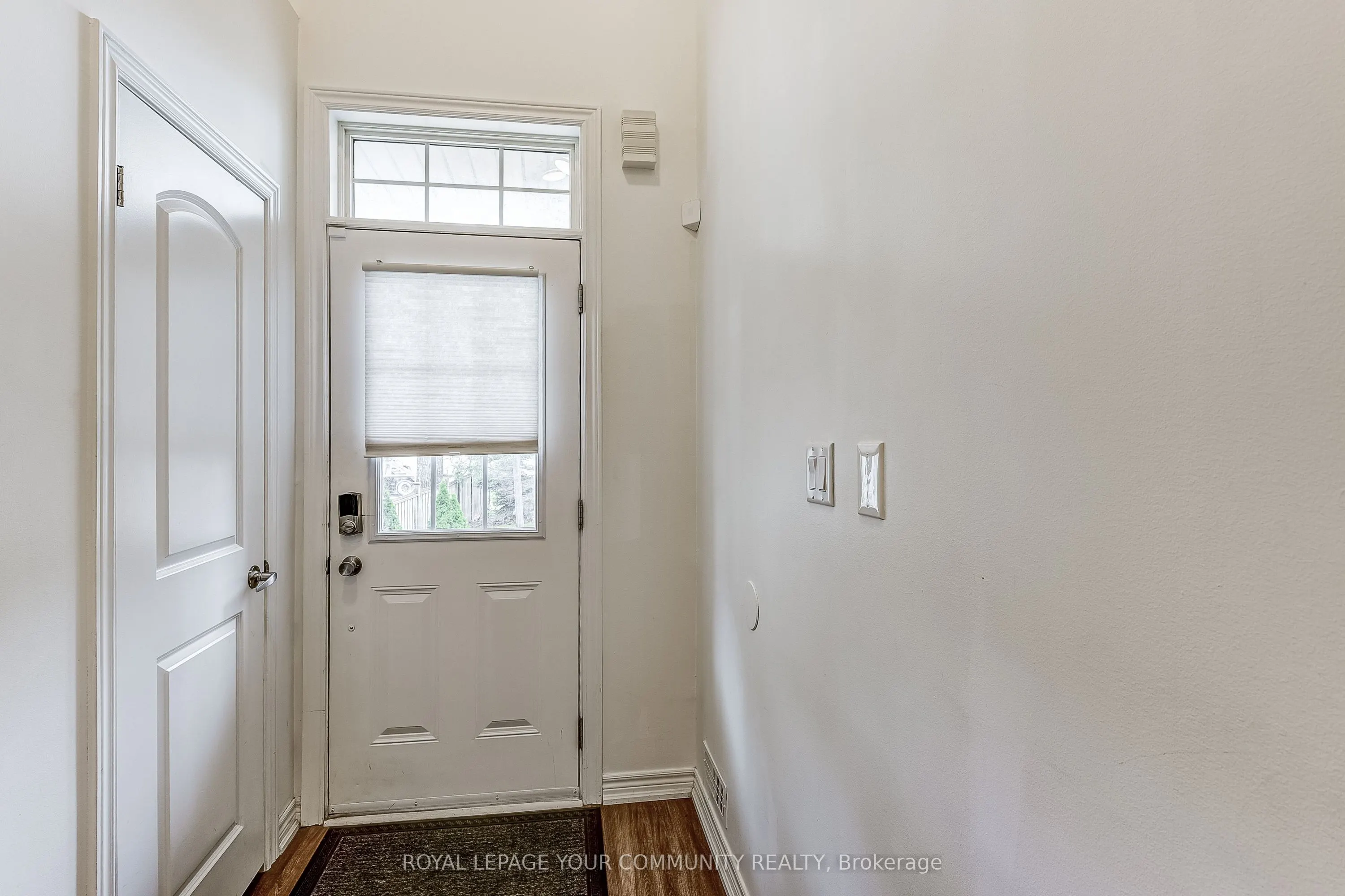 9205 Bathurst Street, #11