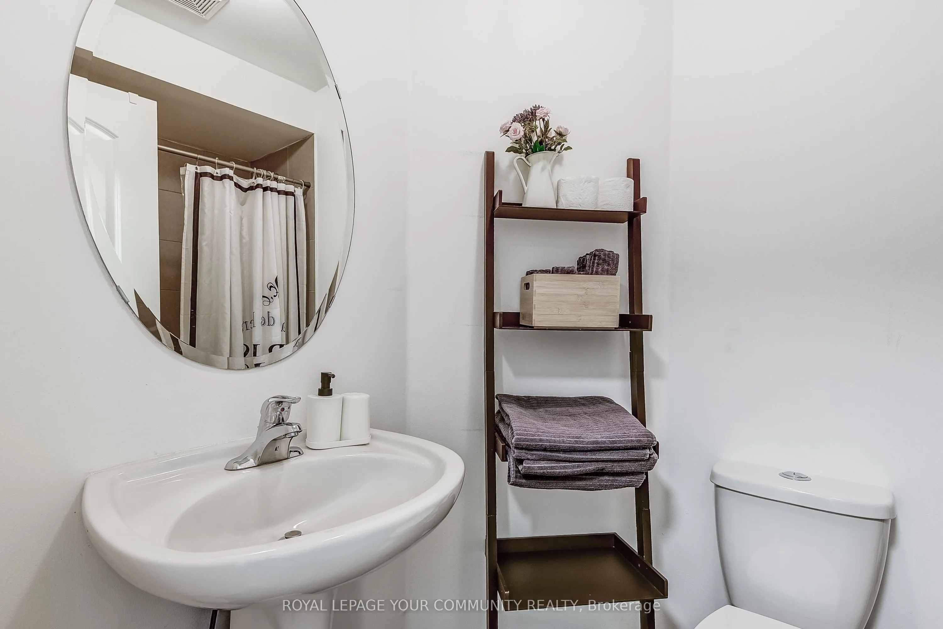 9205 Bathurst Street, #11
