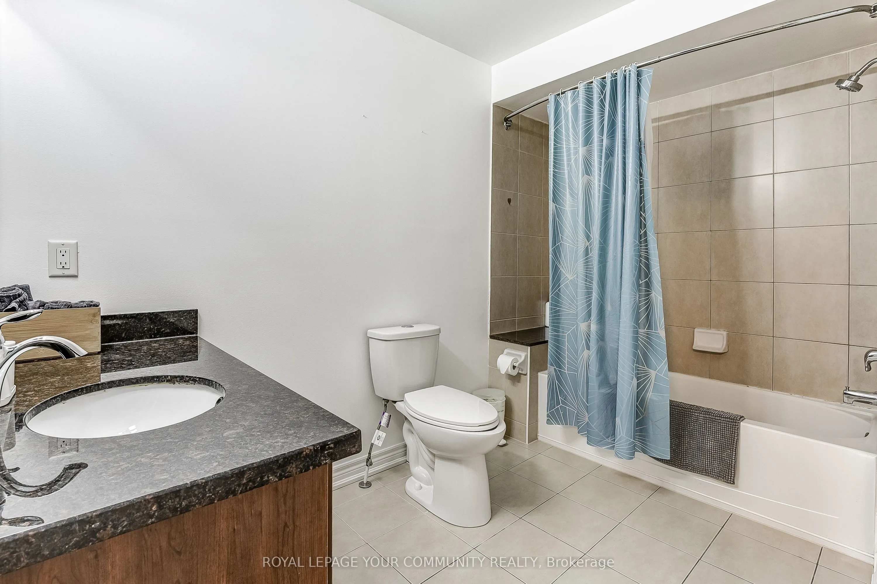 9205 Bathurst Street, #11