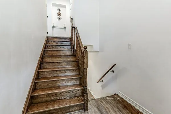 9205 Bathurst Street, #11