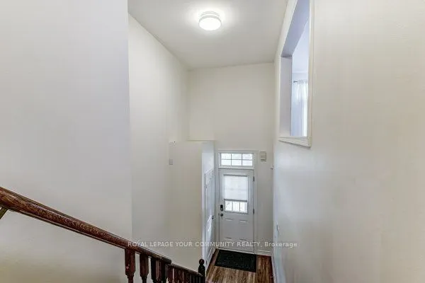9205 Bathurst Street, #11
