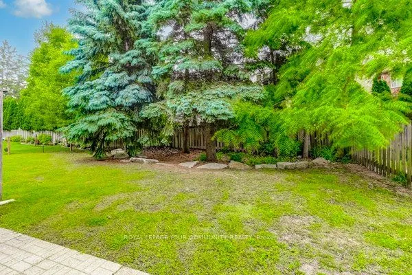 9205 Bathurst Street, #11