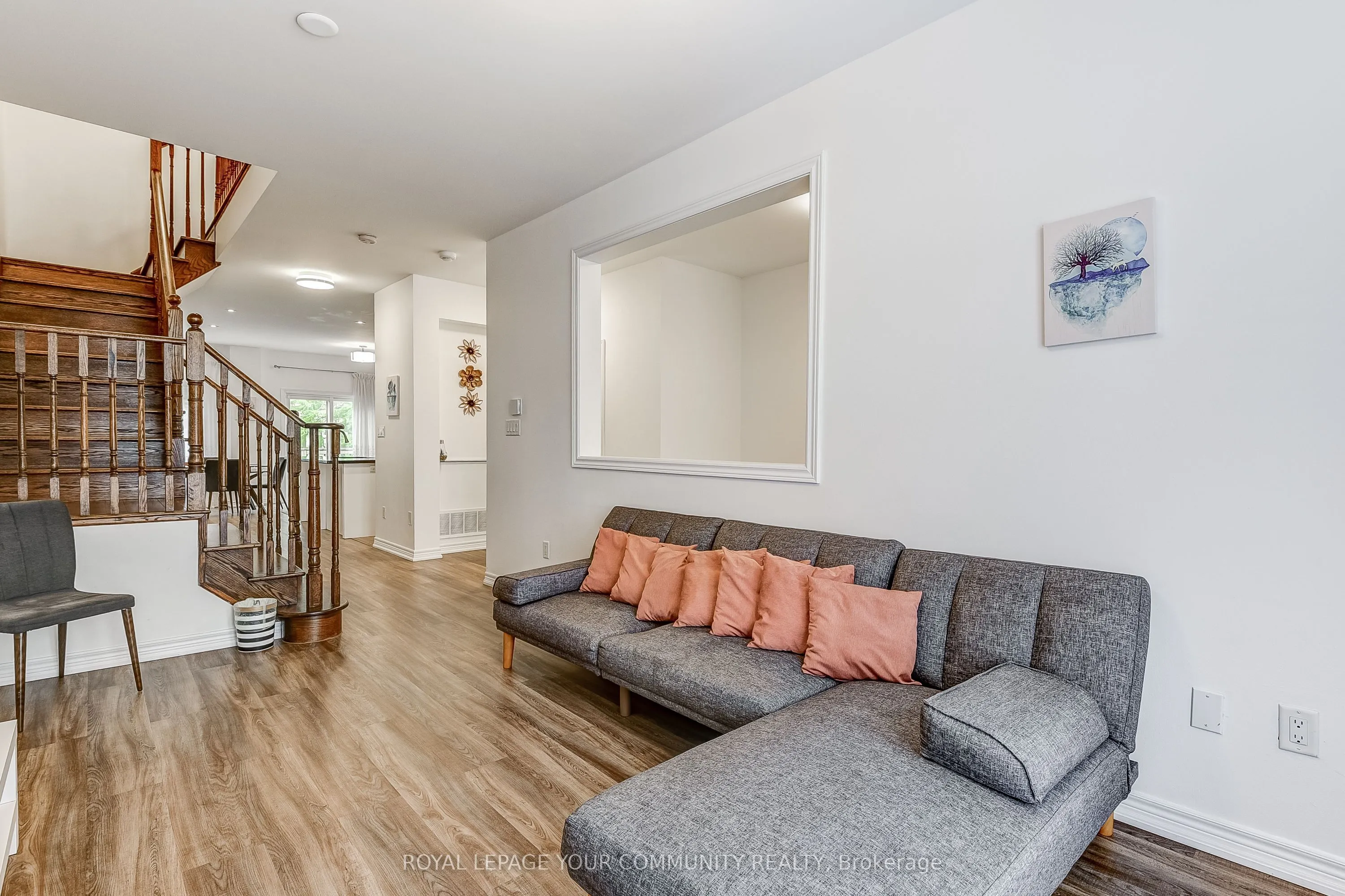 9205 Bathurst Street, #11