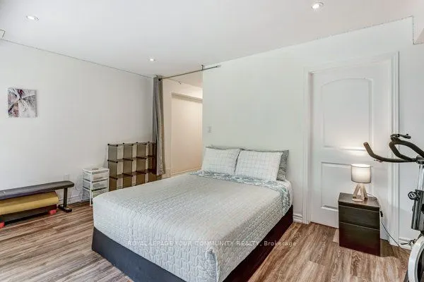 9205 Bathurst Street, #11