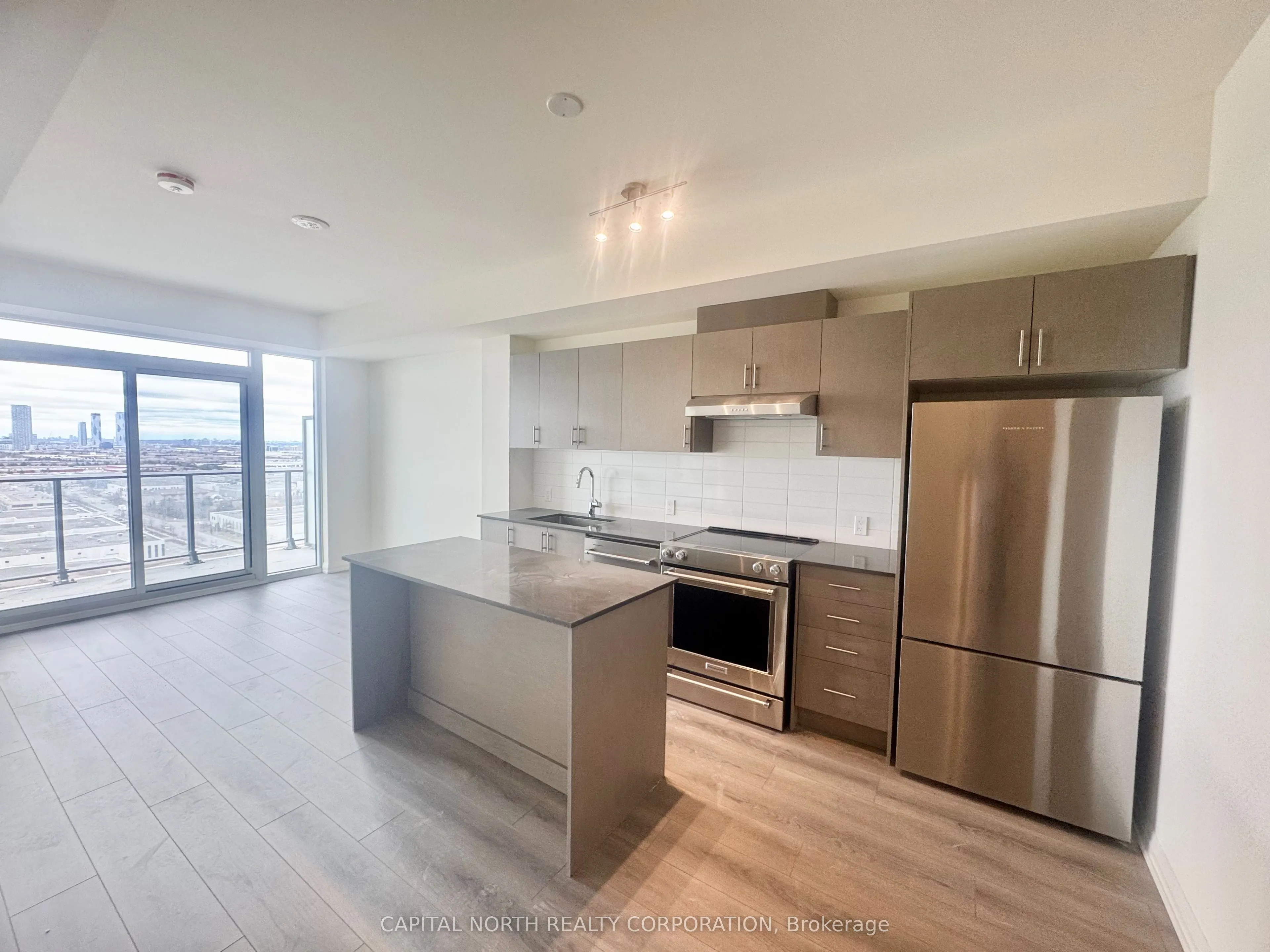 8960 Jane Street, #1922